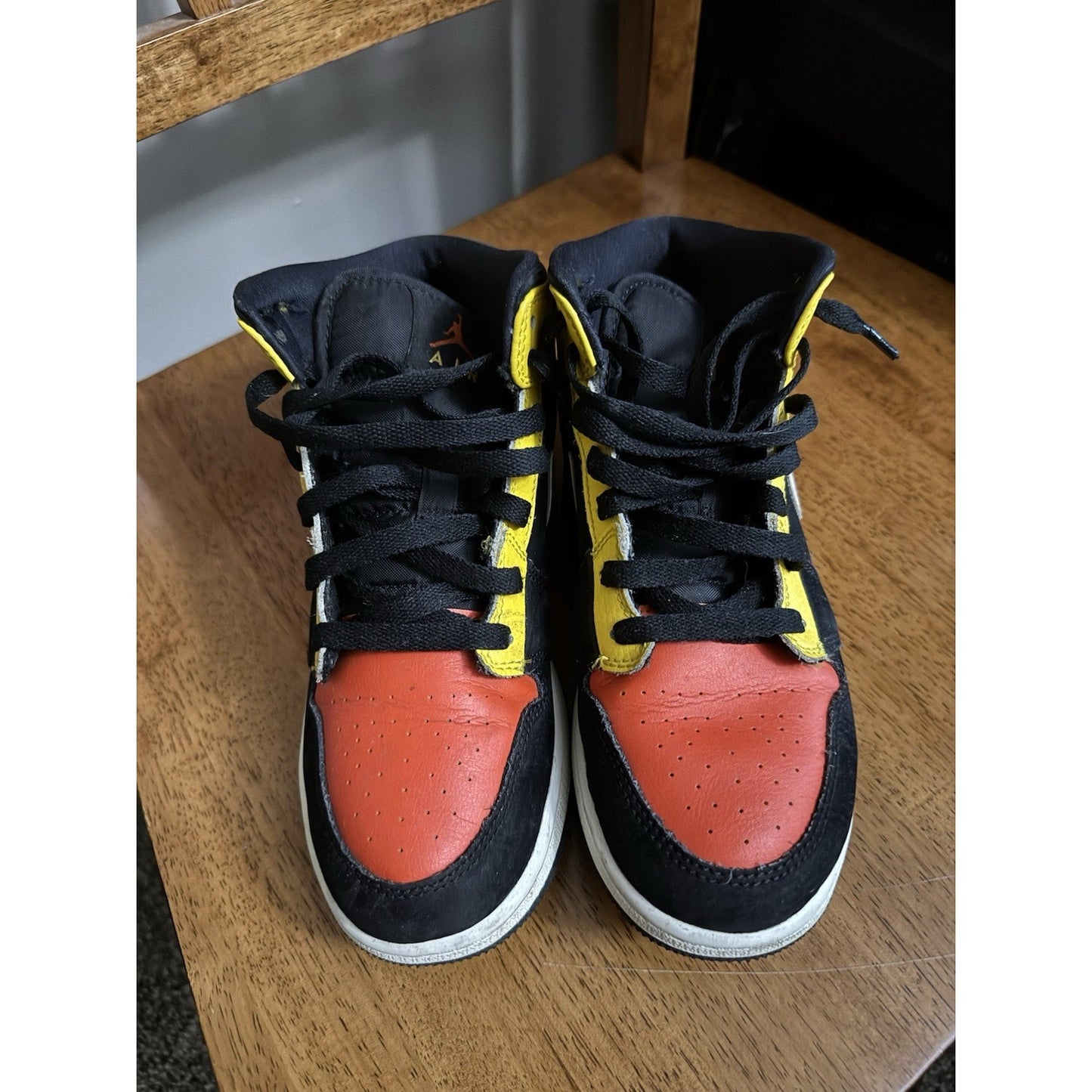 Size 5.5y (GS) - Jordan 1 SE Mid Amarillo Team Orange NBS071