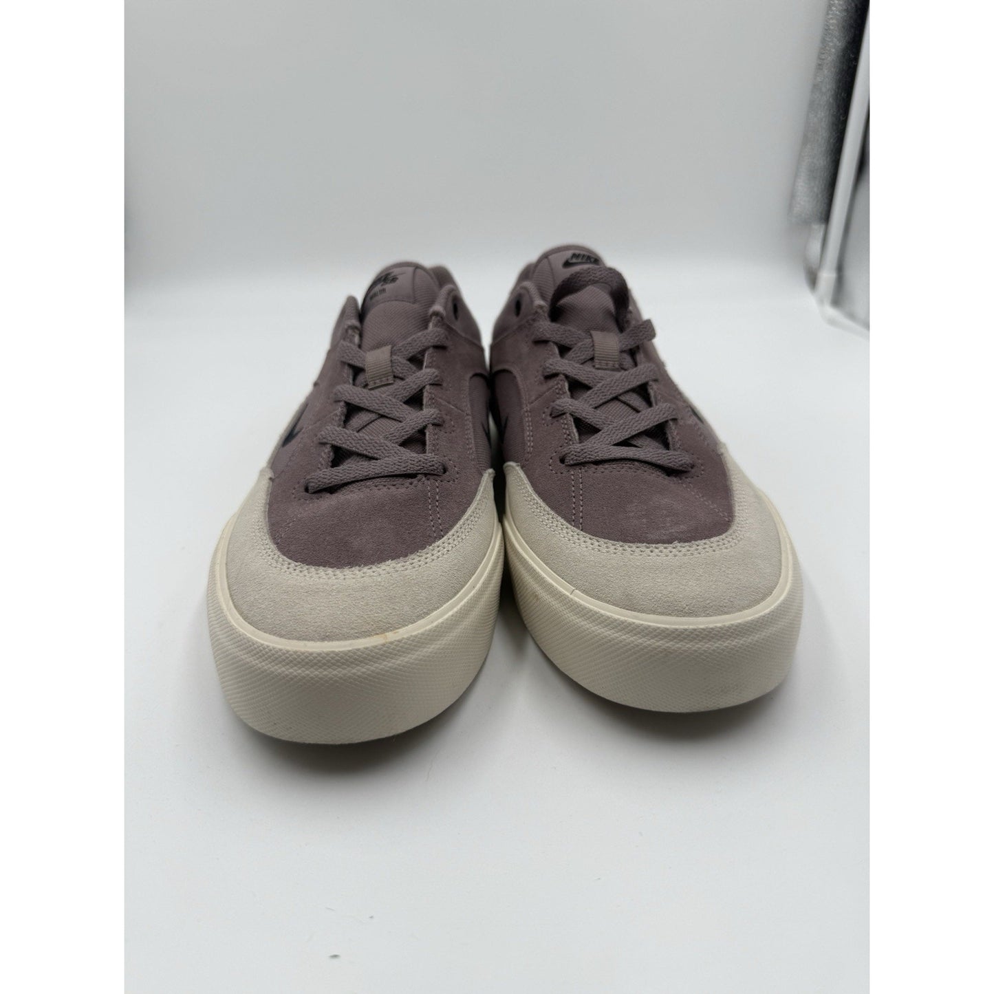 Size 9 Nike SB Malor Te Friends And Family Sample