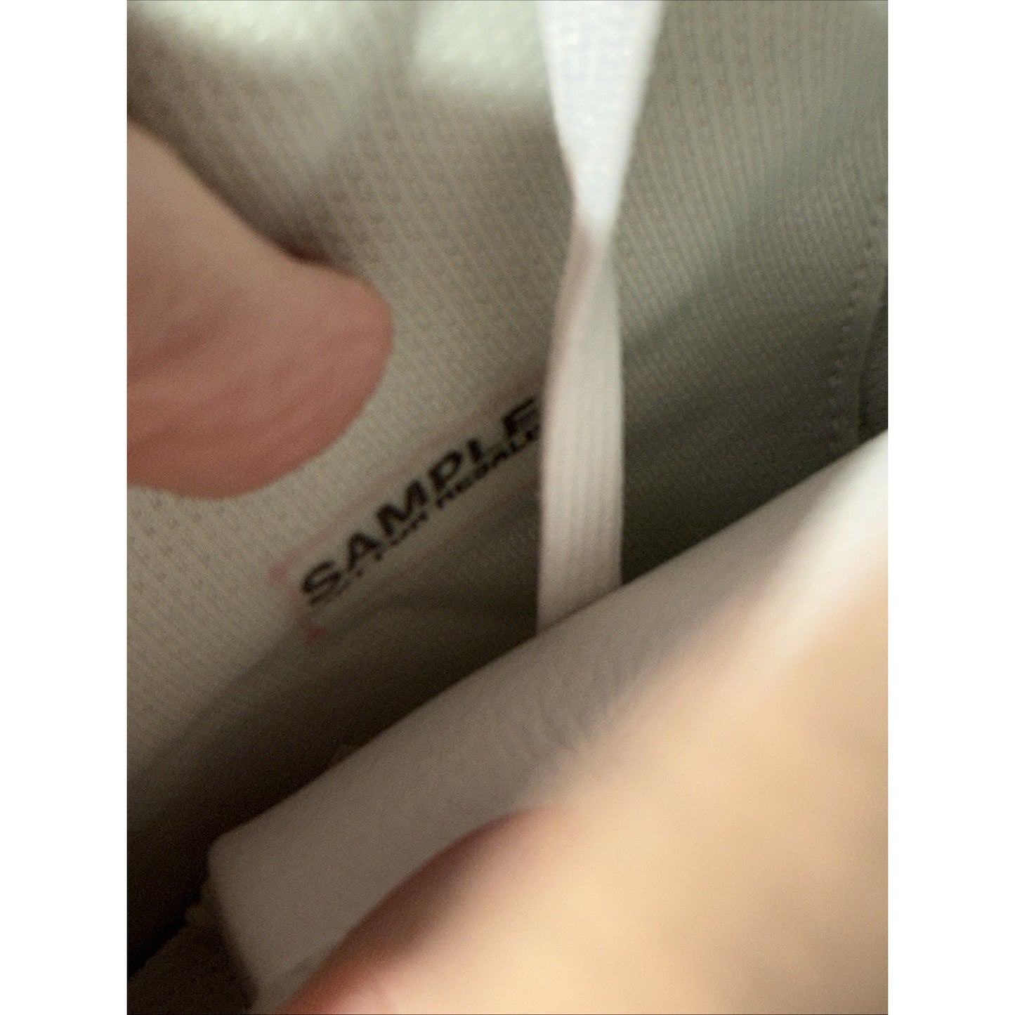 size 10 on cloud On The Roger Clubhouse Mid Promo Sample
