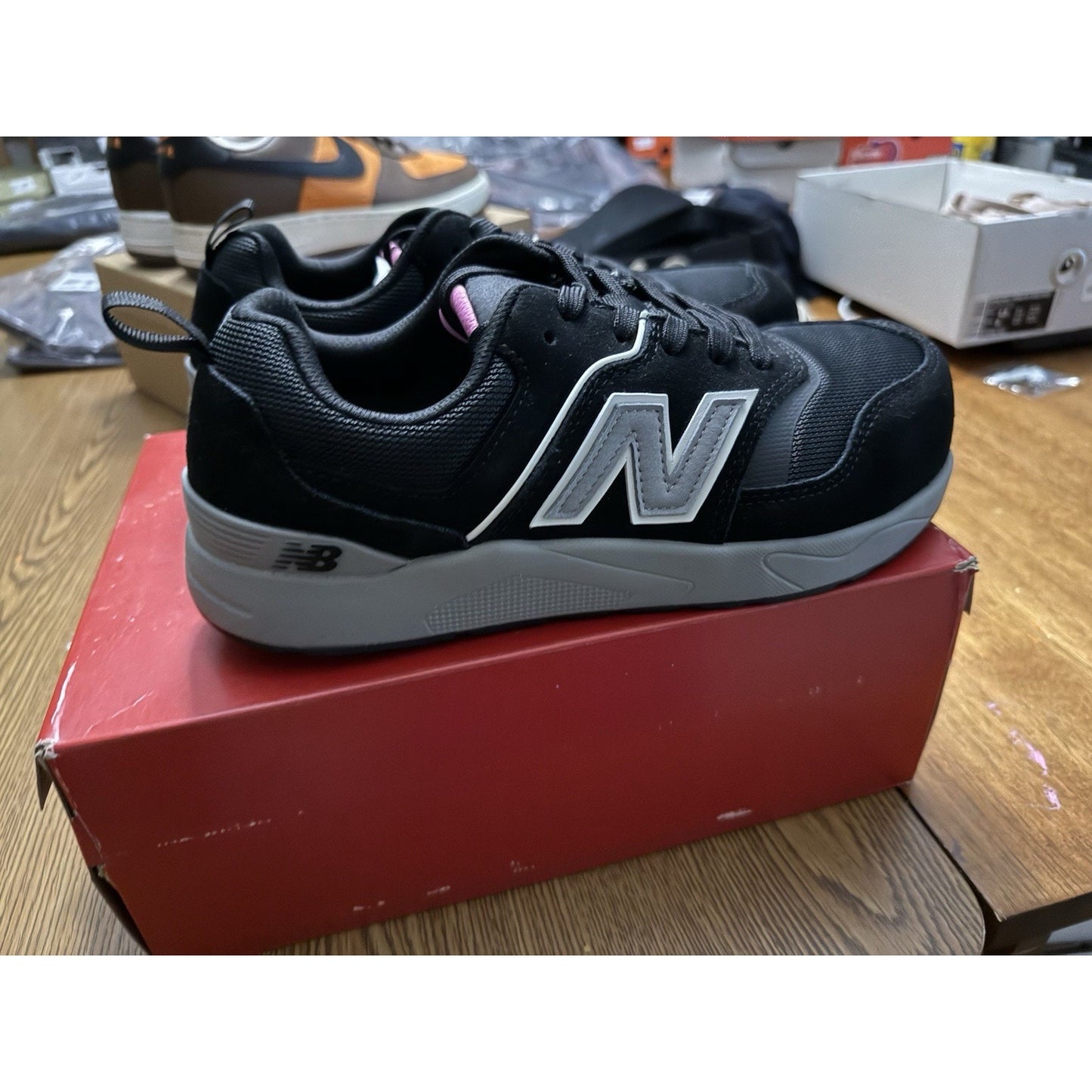 Size 9 Wide Women’s New Balance Elite Lite Composite Toe BS388