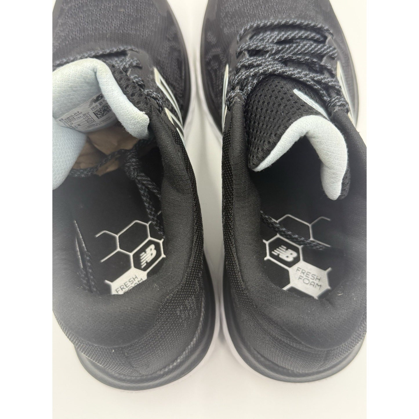 Size 10 - New Balance Fresh Foam 680v7 Black White W NBS273