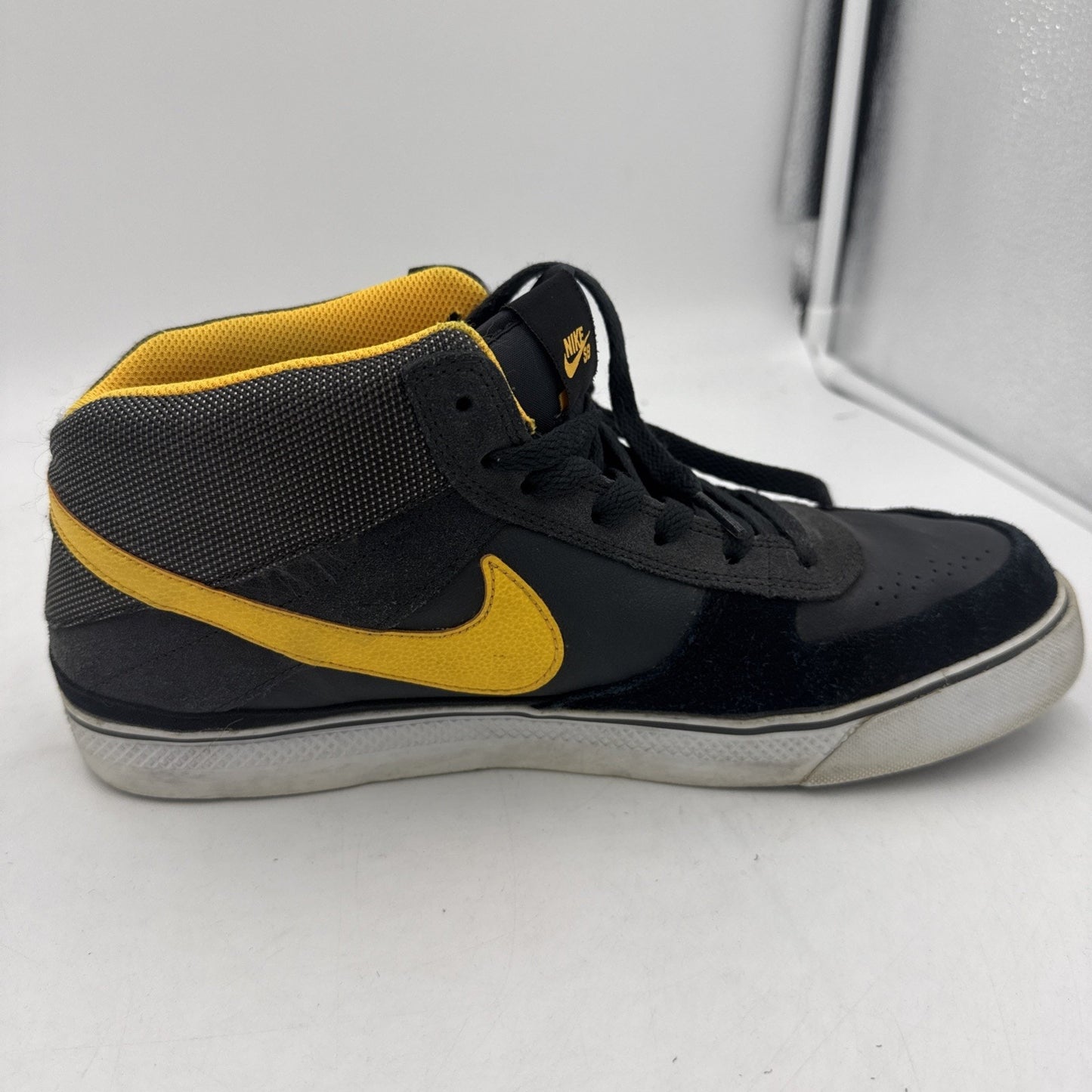 Size 11 - Nike Mavrk 2 Low Black White
