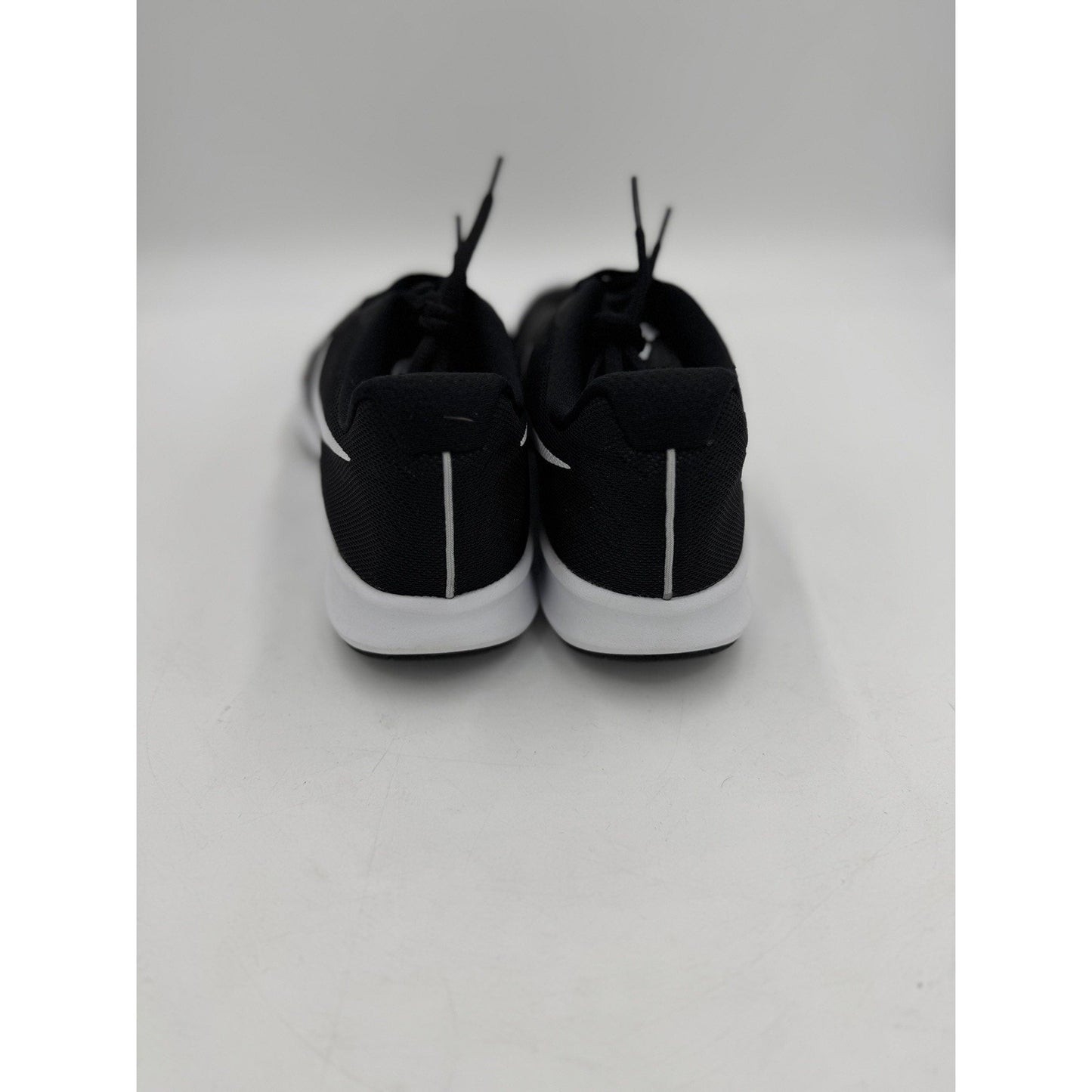 Size 10.5 Nike Wms City Trainer 909013-001