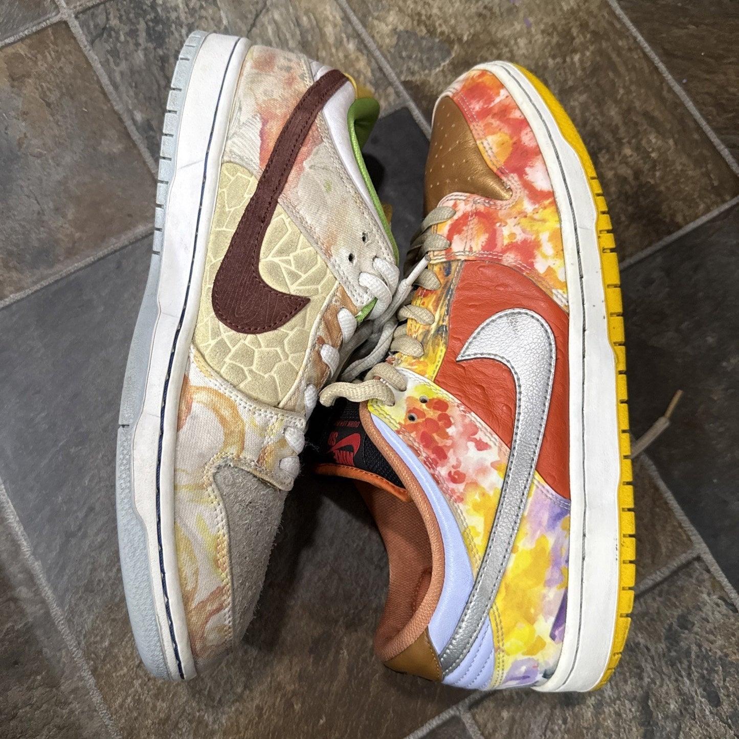 NIke dunks sb Street Hawker Size 11