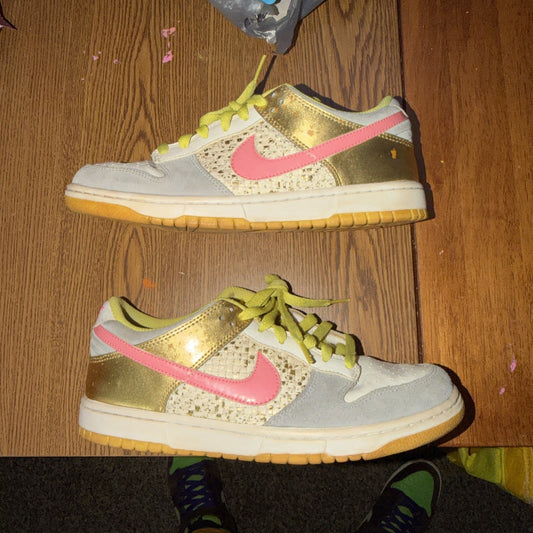 Size 8.5 - Nike Dunk 6.0 Low White Metallic Gold W