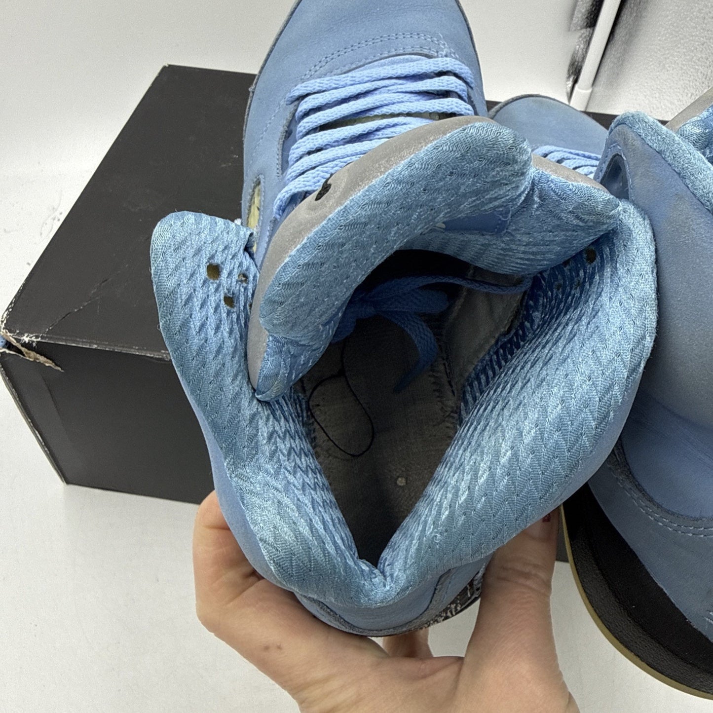 Size 8 - Jordan 5 Retro SE Mid UNC