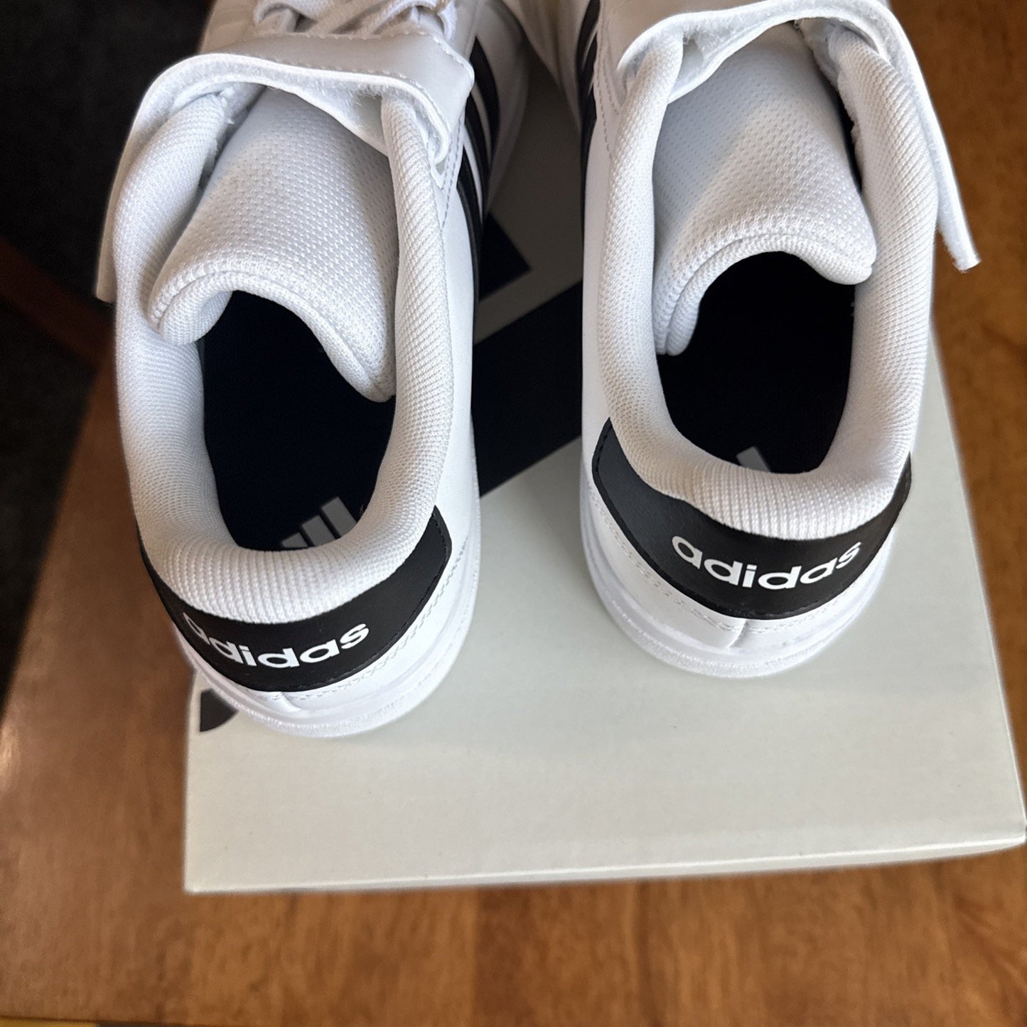 Children Unisex Shoes adidas Kids Grand Court 2.0 Shoes (Little Kid) Size 3 BS032