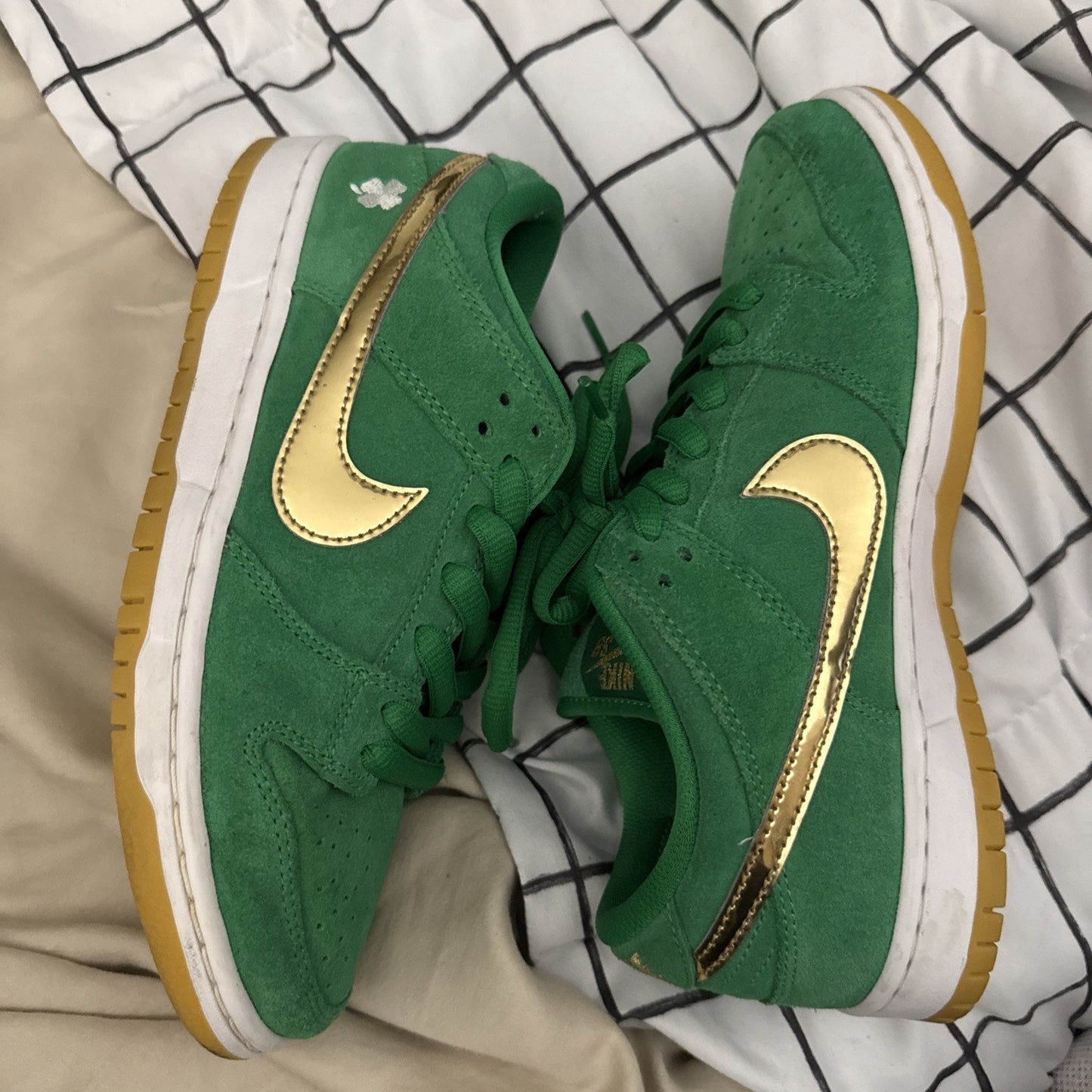 Nike SB Dunk Low St. Patrick's Day Green Gold Suede Sneakers BQ6817-303 2022