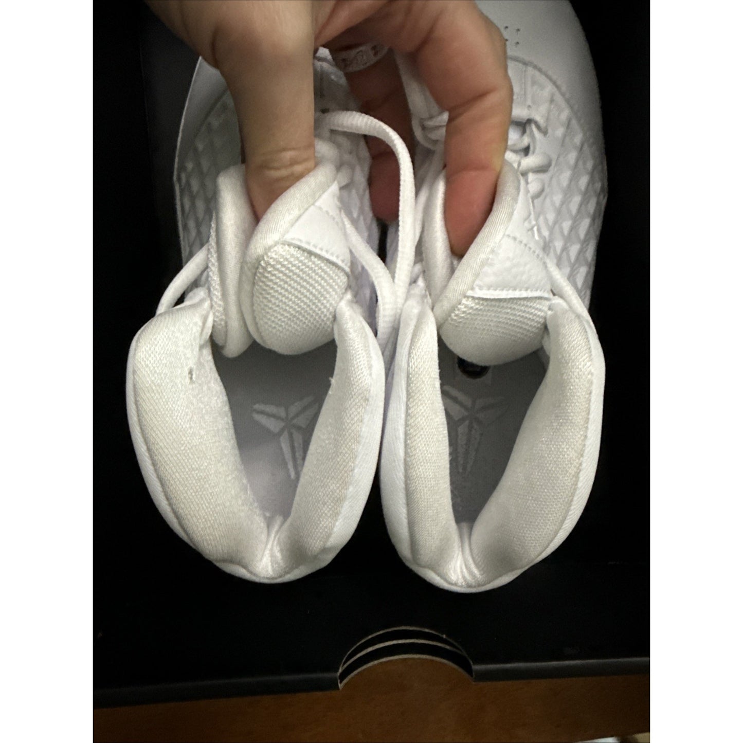 Nike Kobe 3 Halo HQ2304-100 White Youth Size 5.5 Basketball Shoes