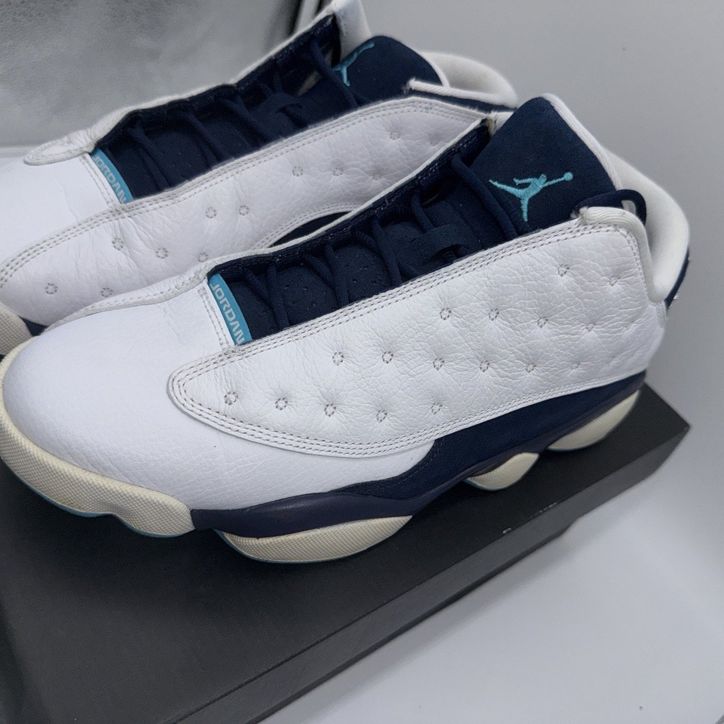 Size 9.5 - Air Jordan 13 Low Hornets