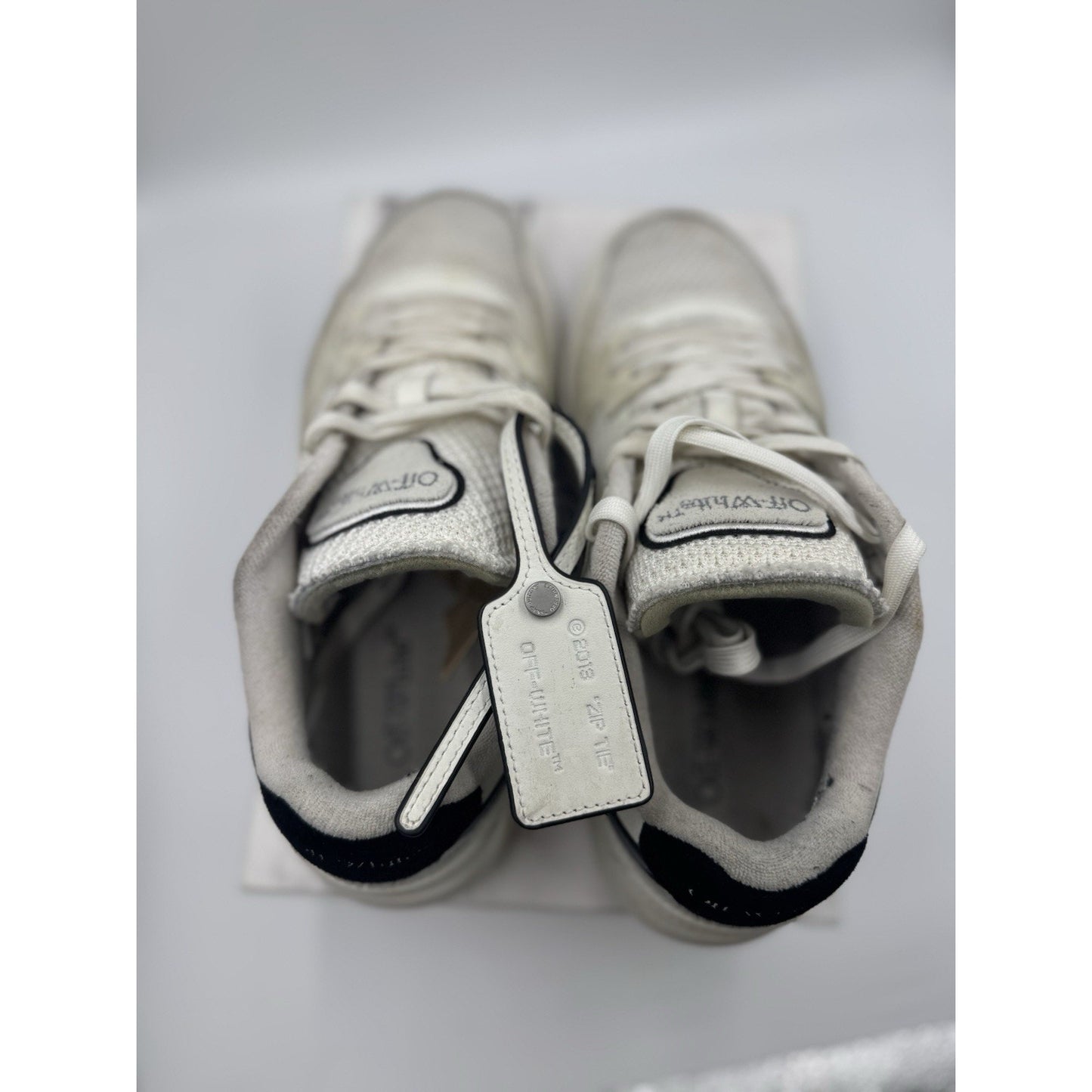 Size 9 - Off-White Out of Office Slim White Black
