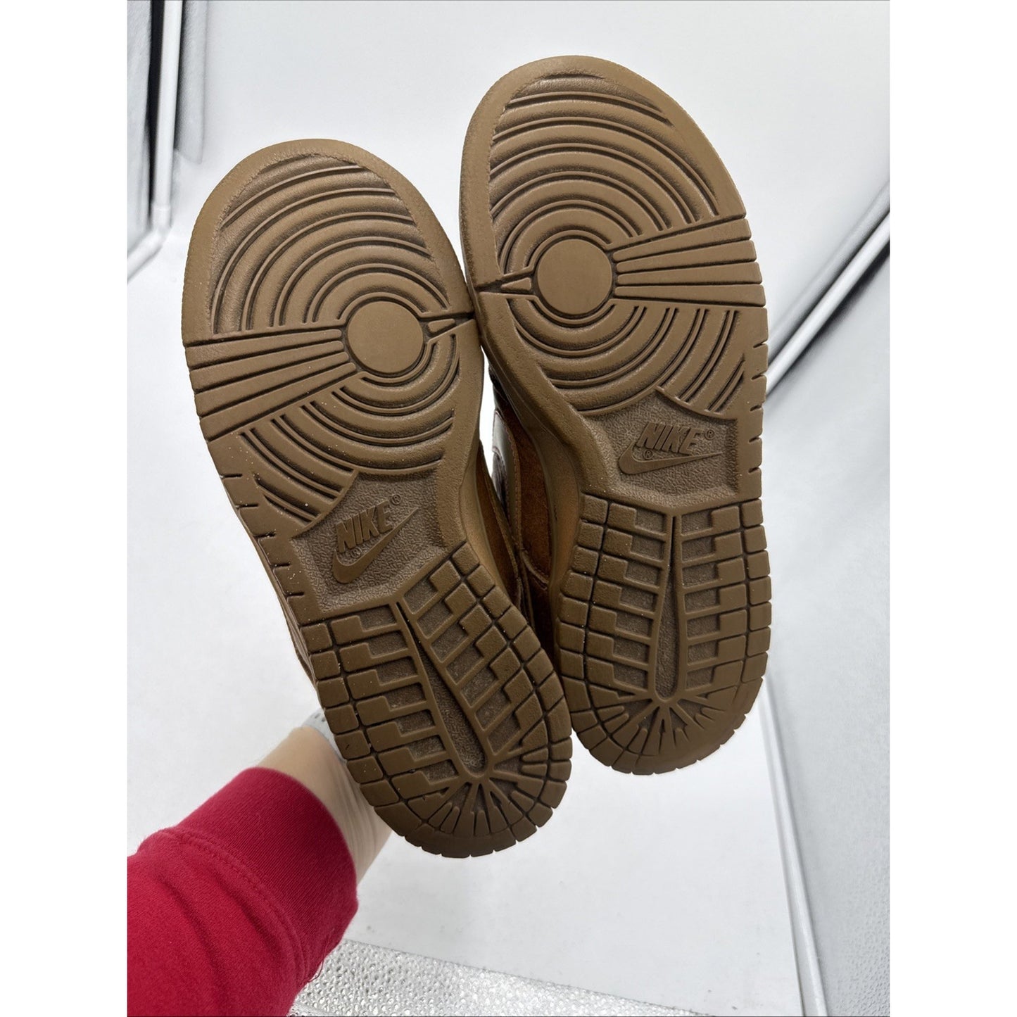 Size 7 - Nike Dunk Premium SB Low Gibson Guitar Case