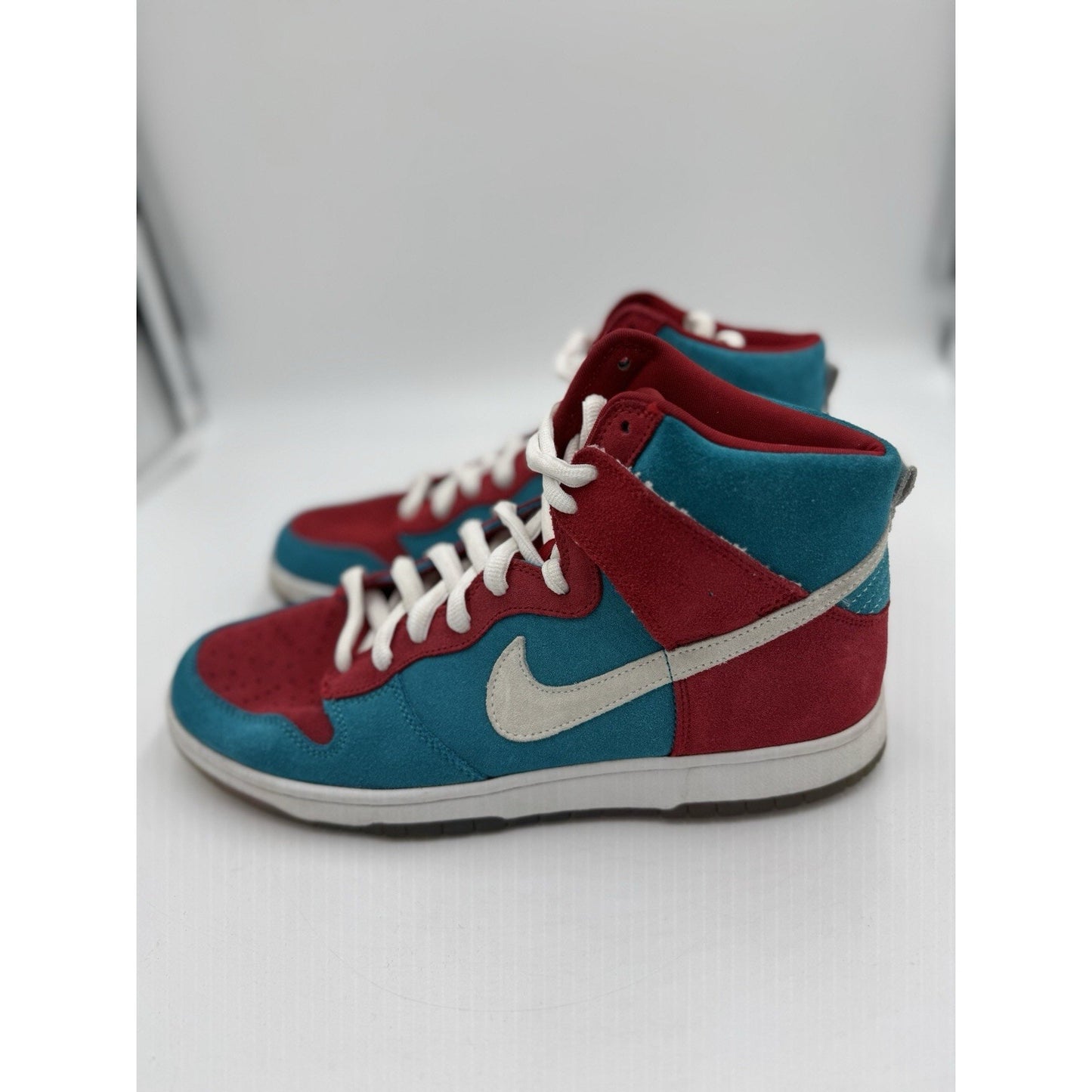Size 9.5 - Nike Dunk Premium SB High Bloody Gums