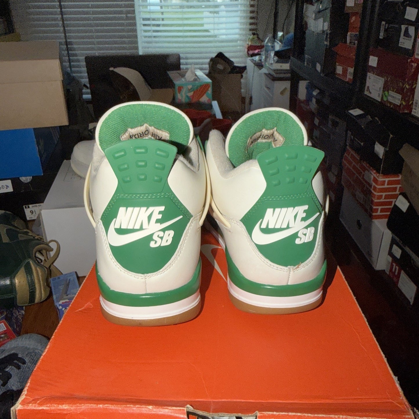Size 7 - Jordan 4 Retro SP x Nike SB Mid Pine Green
