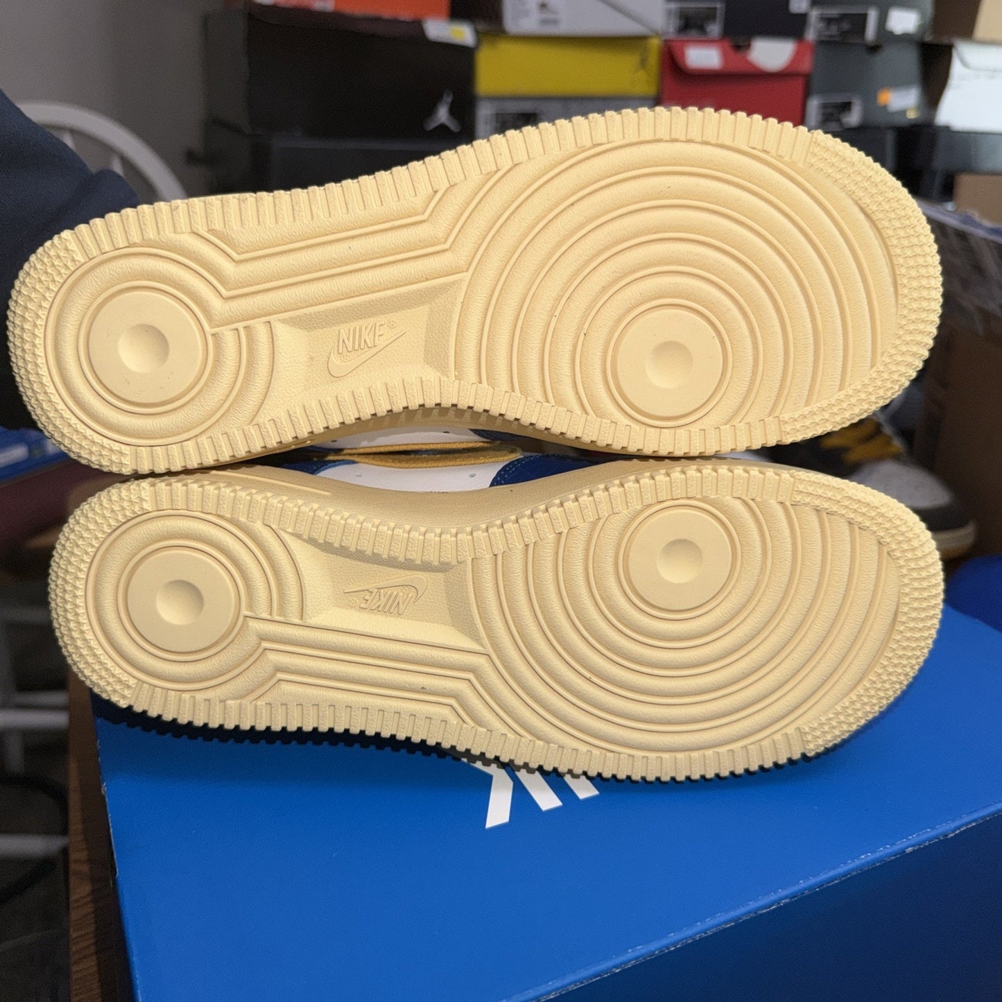 Size 7 - Undefeated x Nike Air Force 1 SP Low Dunk vs AF1