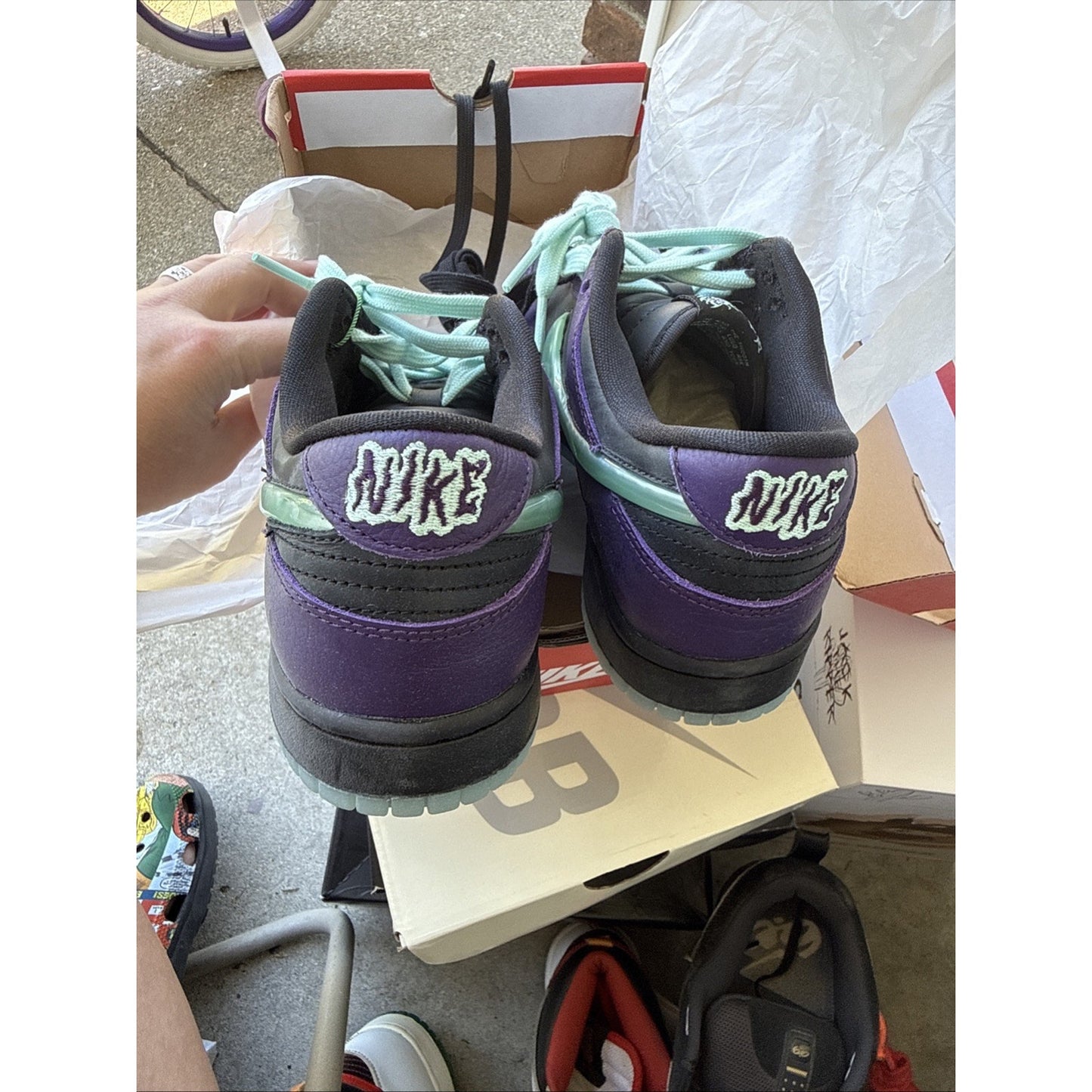 Size 6.5 - Nike Dunk LTD Low Wizard