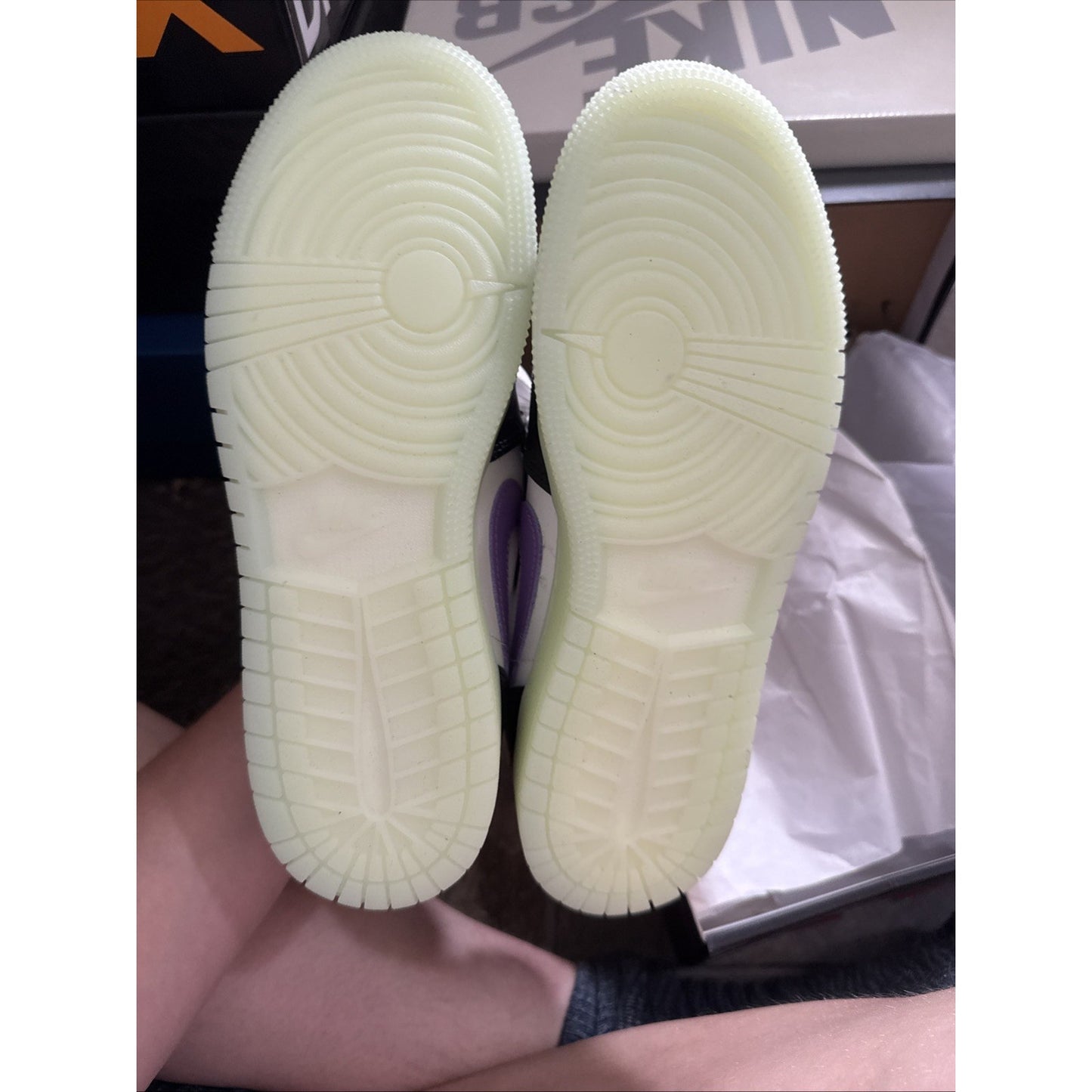 Air Jordan 1 Retro Low Og Glow In The Dark Black Raspberry 6.5Y