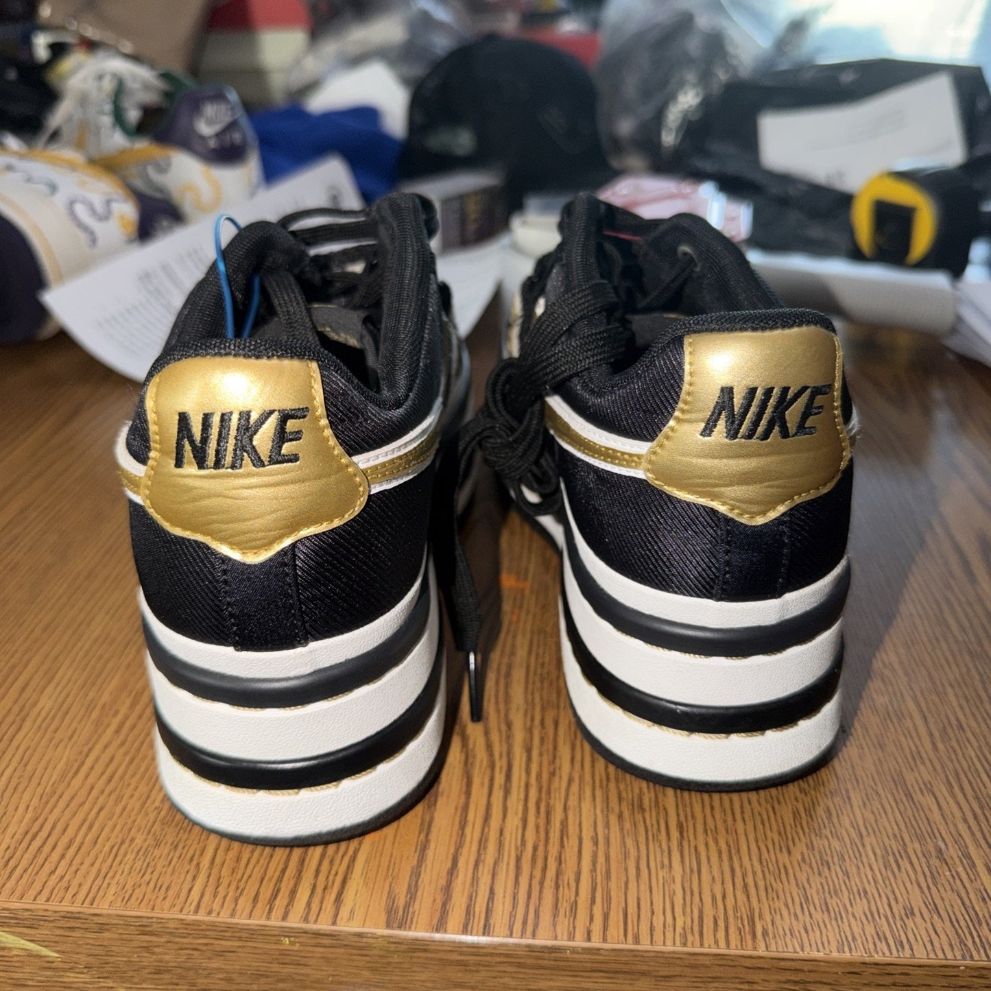 Size 7 w Nike Vandal surprise Looksee Sample