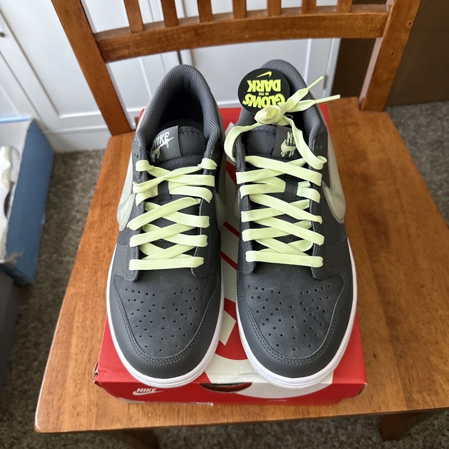 NIKE DUNK LOW Halloween Glow In The Dark SIZE 7y BS226