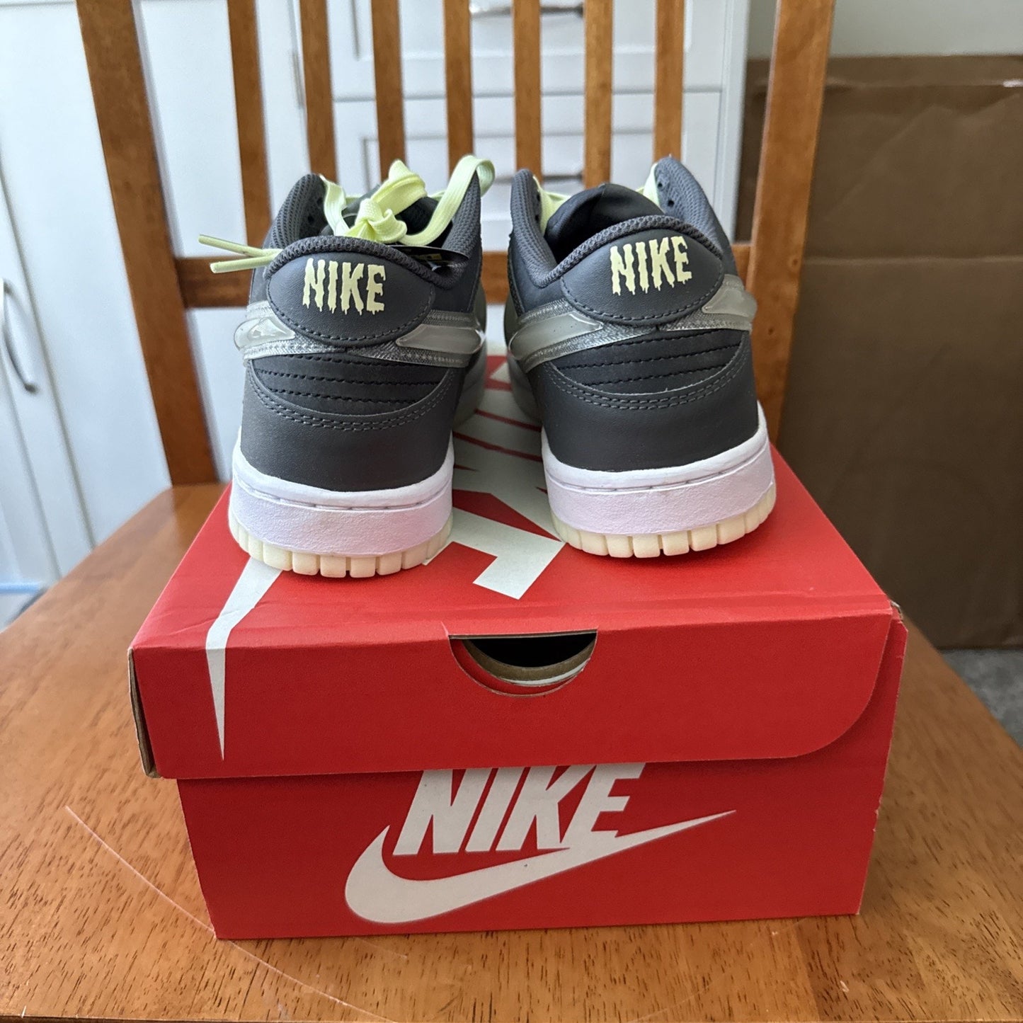 NIKE DUNK LOW Halloween Glow In The Dark SIZE 7y BS226