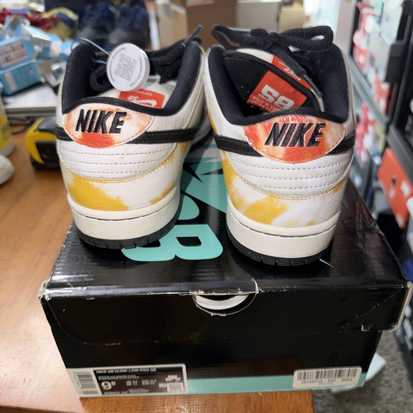 Size 9.5 - Nike Dunk SB 2019 Low Tie Dye Rayguns