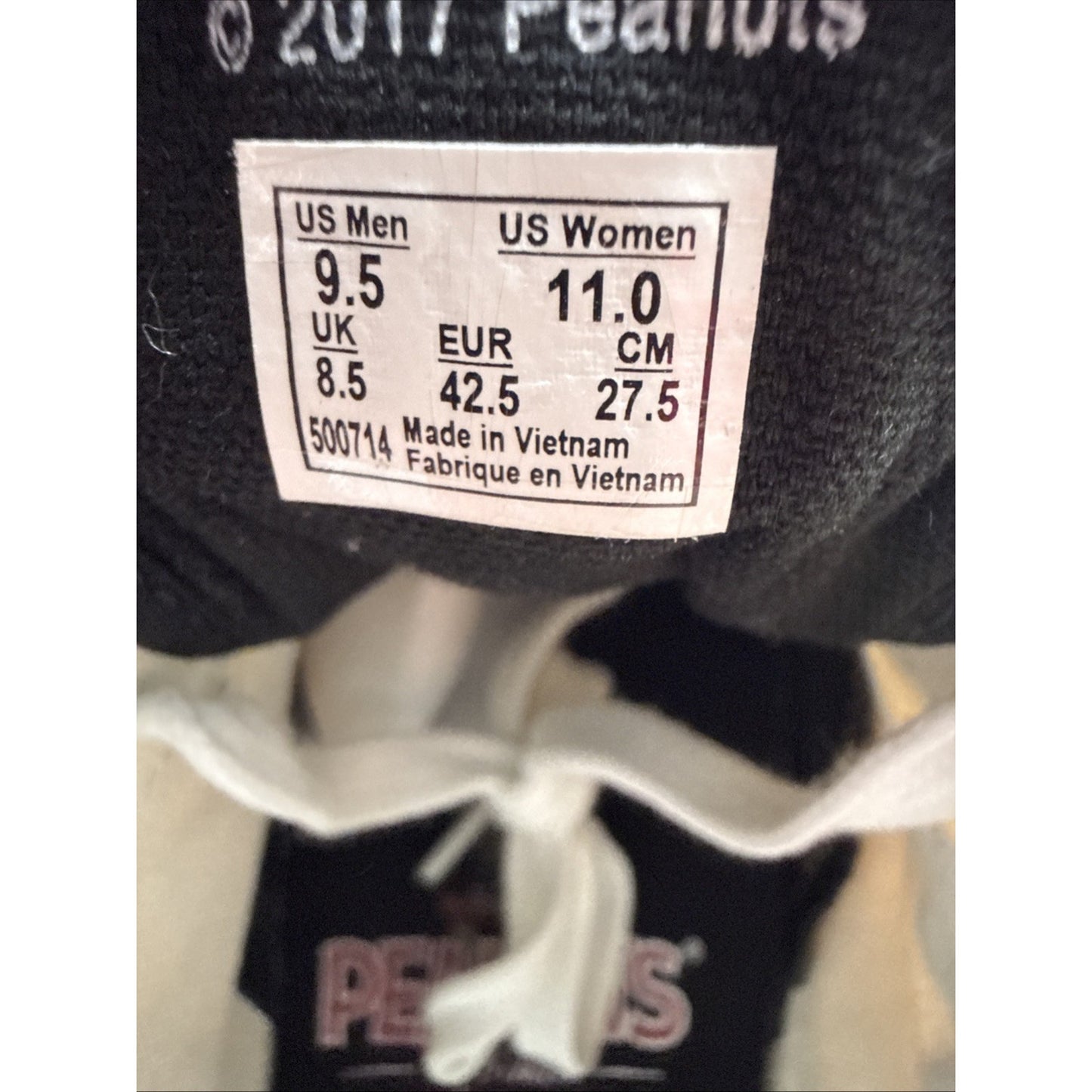 Size 9.5 - Vans Peanuts x Old Skool Charlie Brown