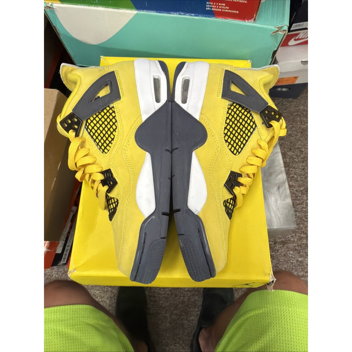 Size 6.5y - Jordan 4 Retro GS Tour Yellow 2021 - 408452700 BB