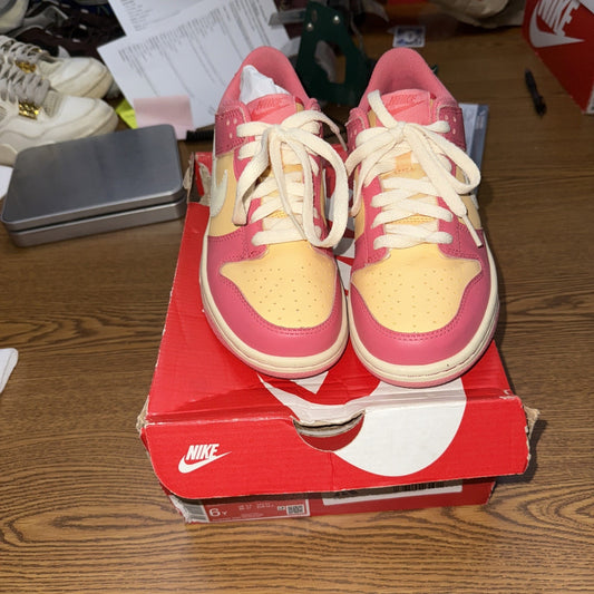 Size 6Y Nike Dunk Low Strawbeery Peach Cream DH9765-200