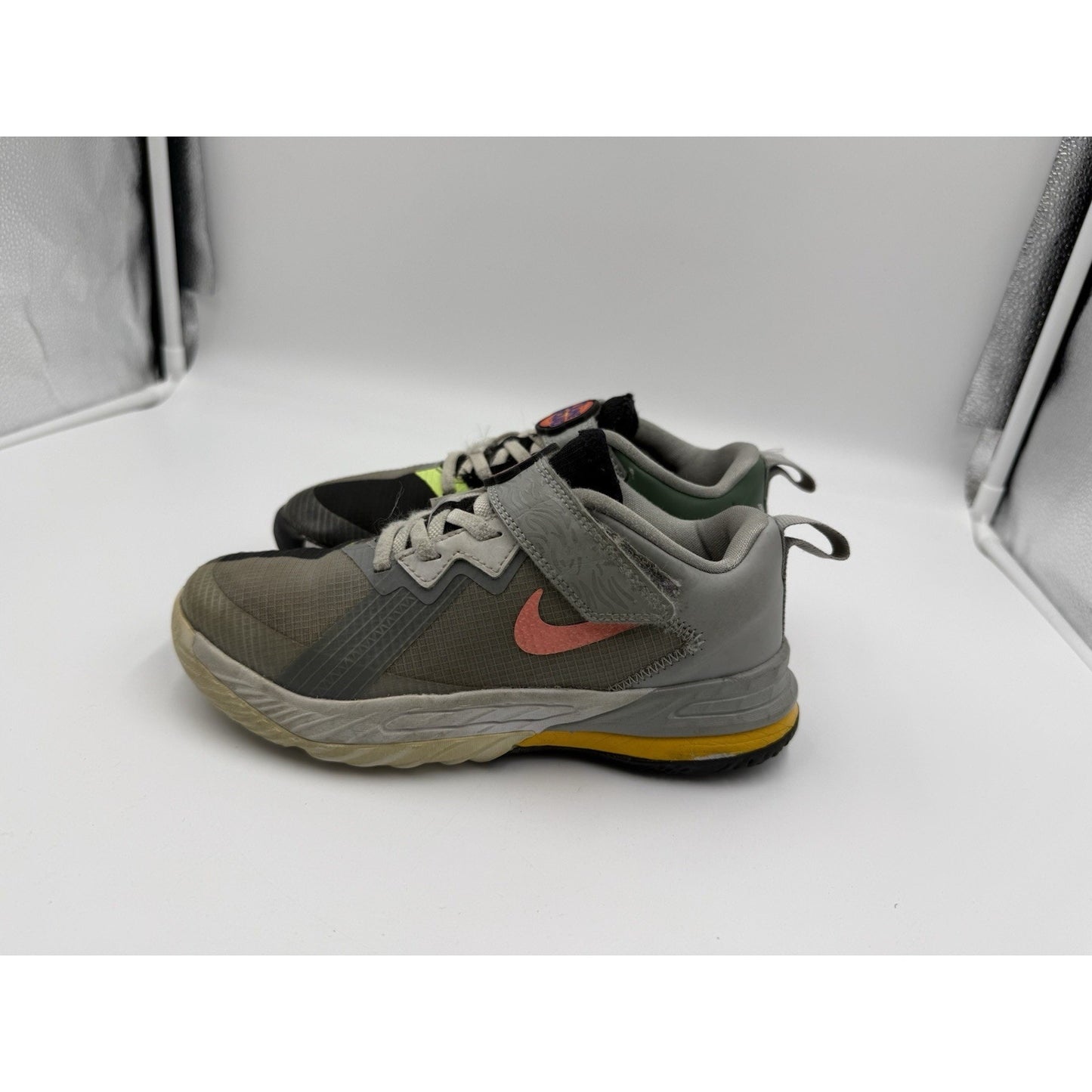 Size 1.5 (PS) - Nike LeBron 18 x Space Jam Low Bugs x Marvin NBS471