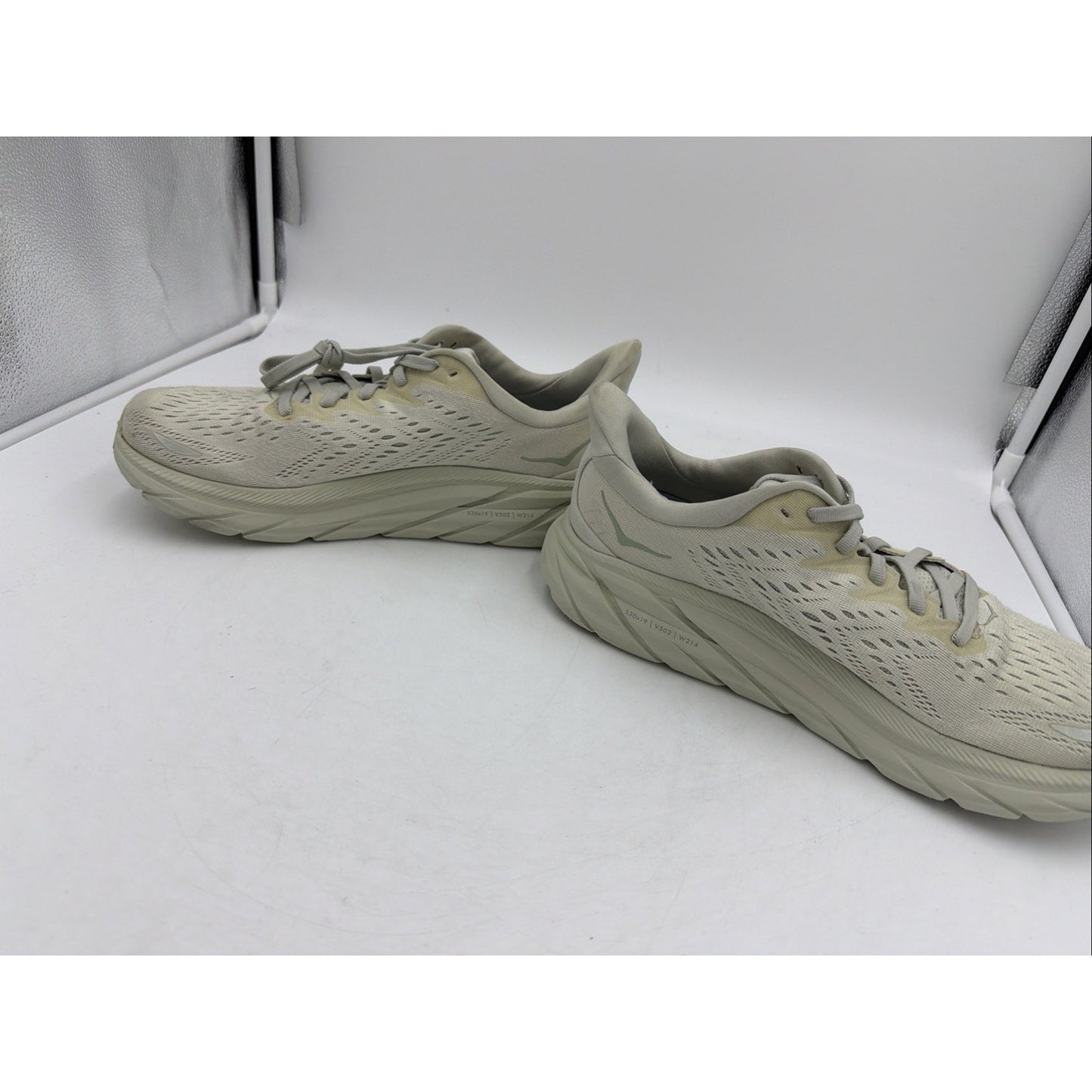 Size 9 - Hoka One One Clifton 8 Smoke Green W