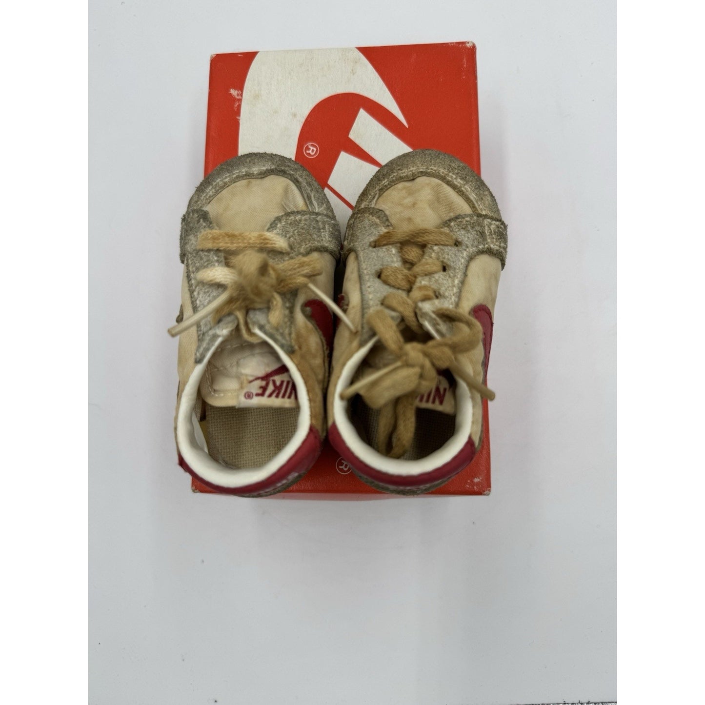 Size 3c Nike 50110 Hoosiers Collectors Item not wearable IU Indiana 1980s