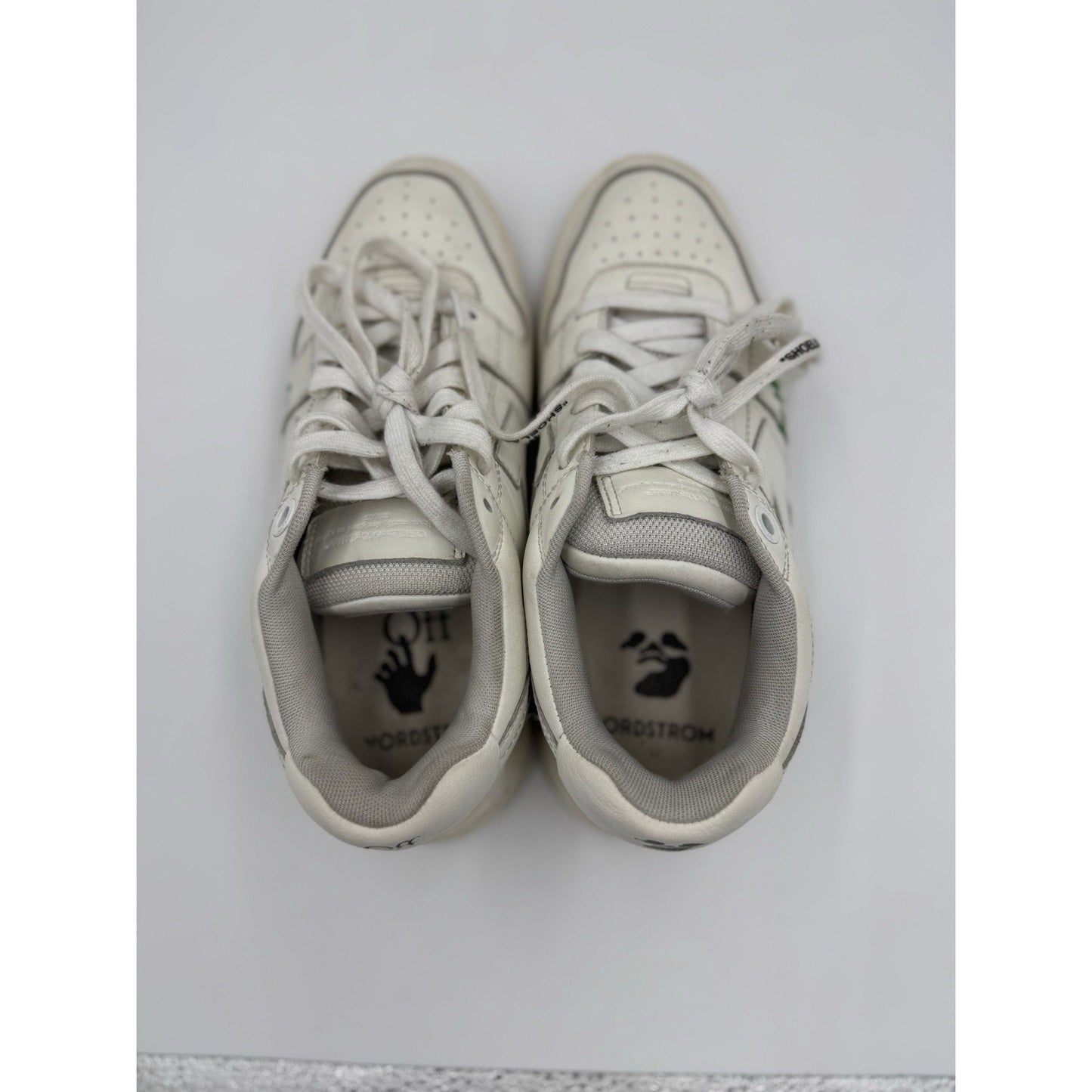 Size EU 40 US 7.5 Off-White Out Of Office