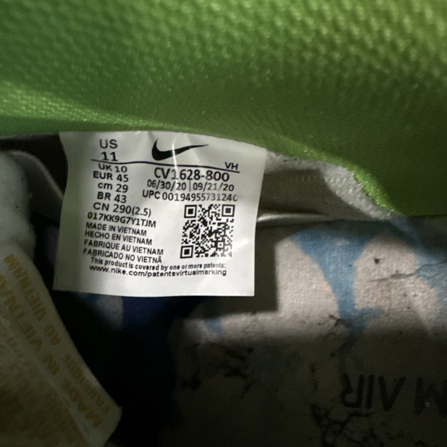 NIke dunks sb Street Hawker Size 11