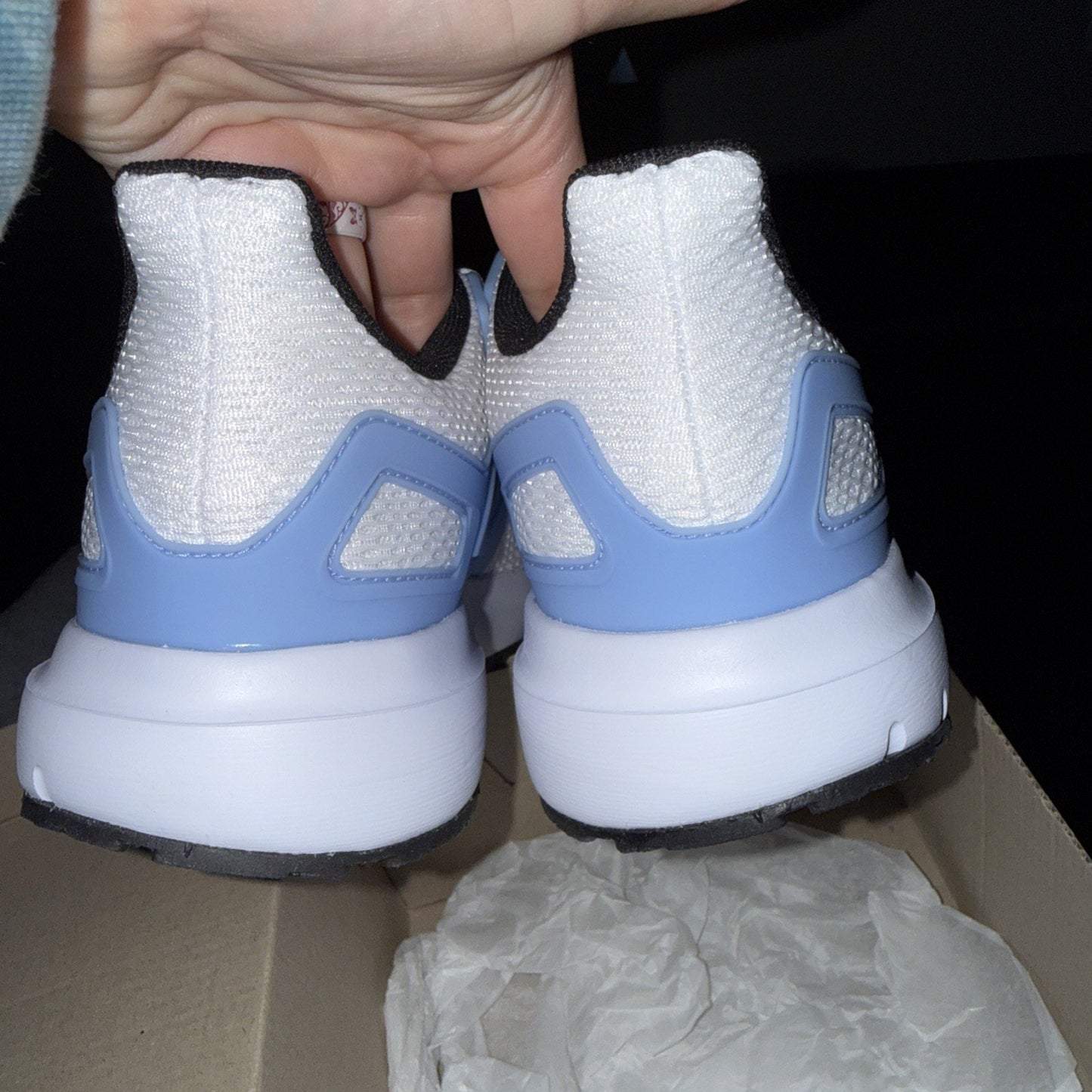 Size 10 - Adidas Ultimashow White Blue Dawn