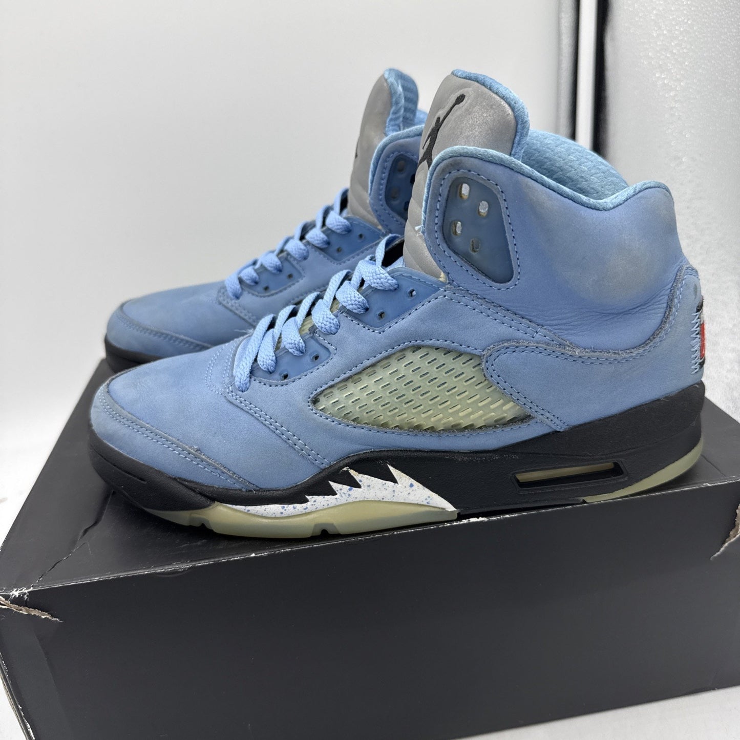 Size 8 - Jordan 5 Retro SE Mid UNC