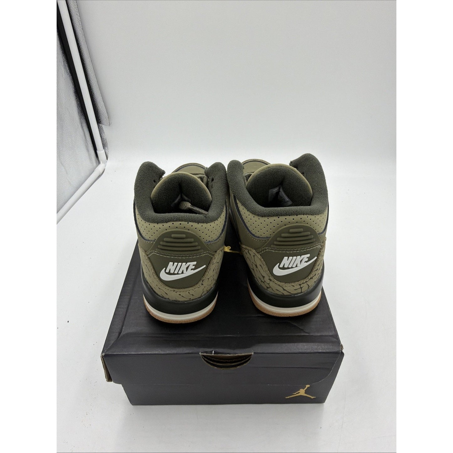 PRE SCHOOL JORDAN 3 RETRO MEDIUM OLIVE_MEDIUM OLIVE/SEQUOIA DM0966-202-SIZE 13
