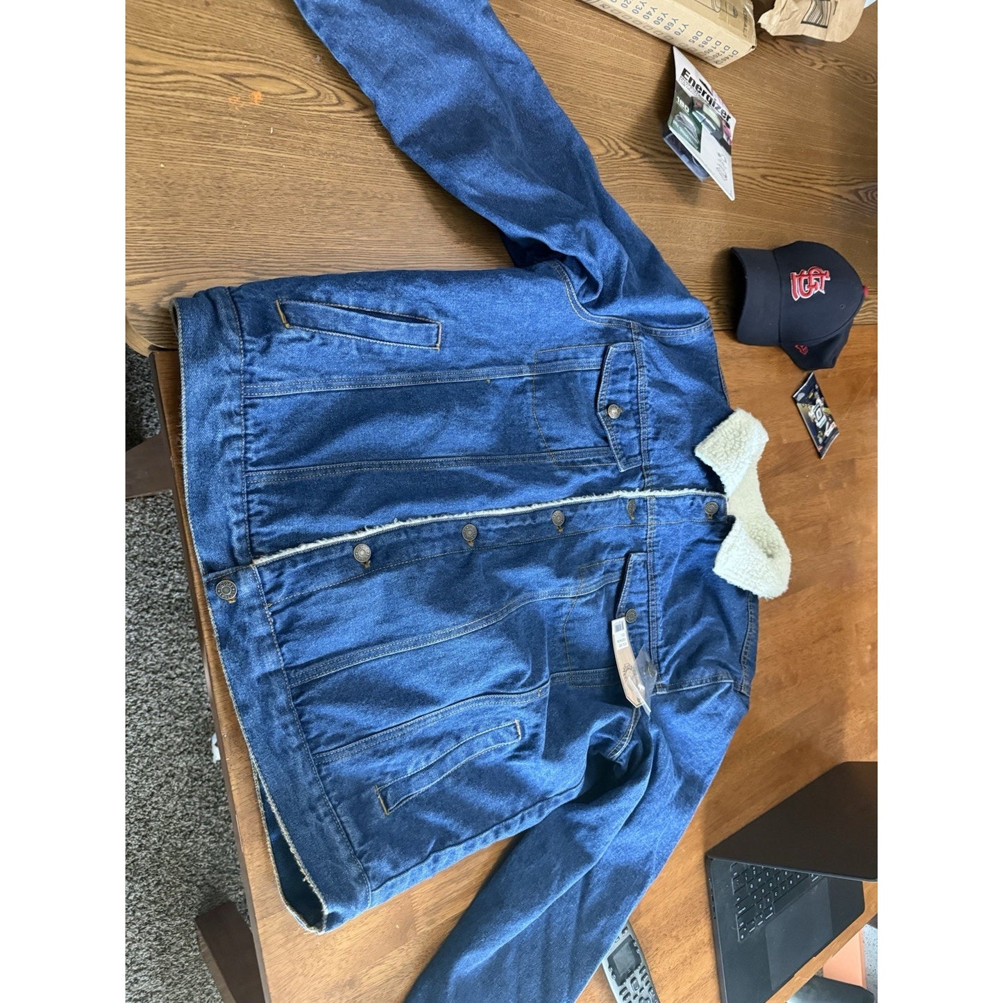 Large Victory Outfitters Men's Sherpa Lined Washed Denim Jacket