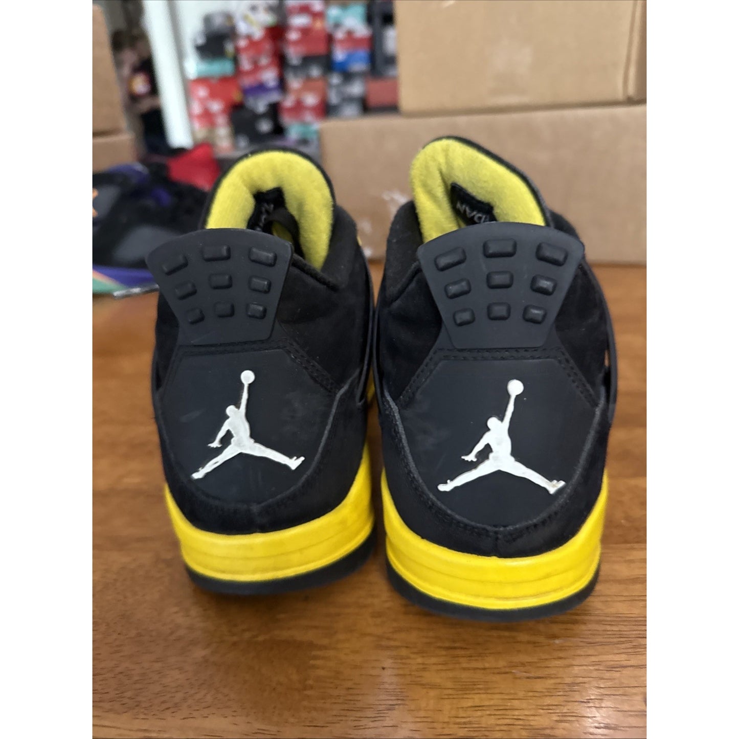 Size 8.5 - Jordan 4 Retro Mid Thunder NBS 112