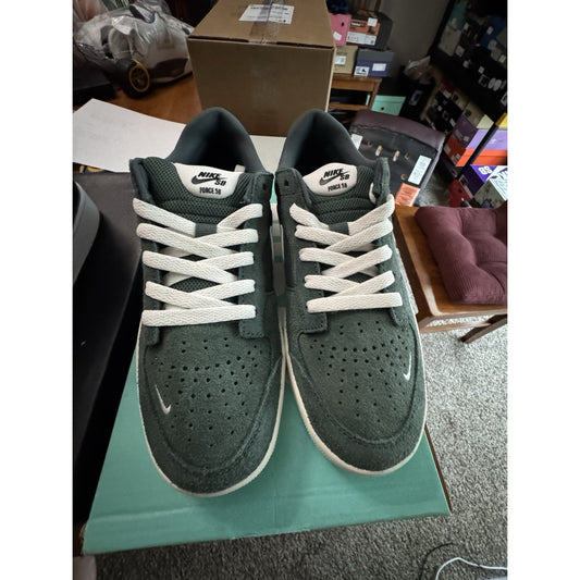 Size 8 - Nike Force 58 SB Vintage Green BS323