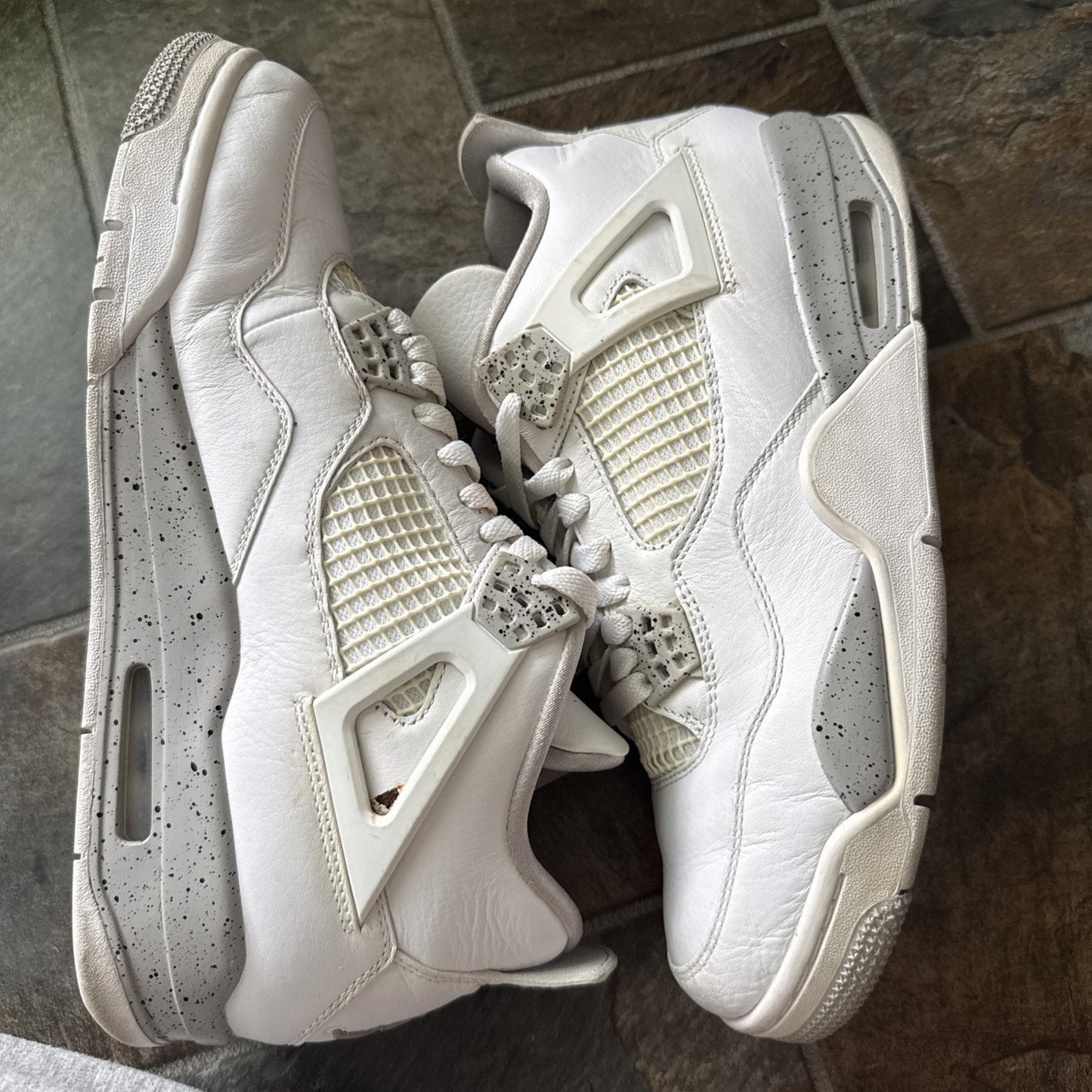 Size 9.5 - Jordan 4 Retro Mid White Oreo