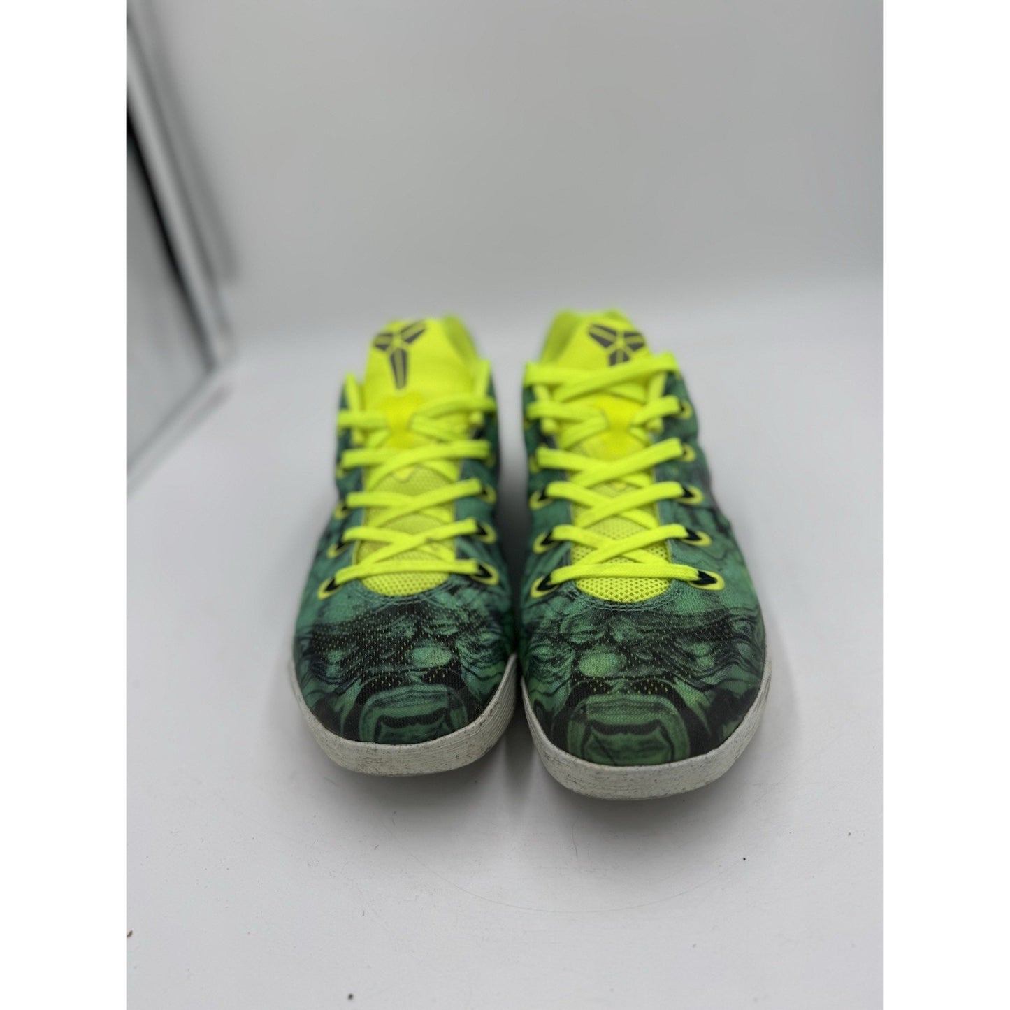 Size 8.5 - Nike Kobe 9 EM Easter