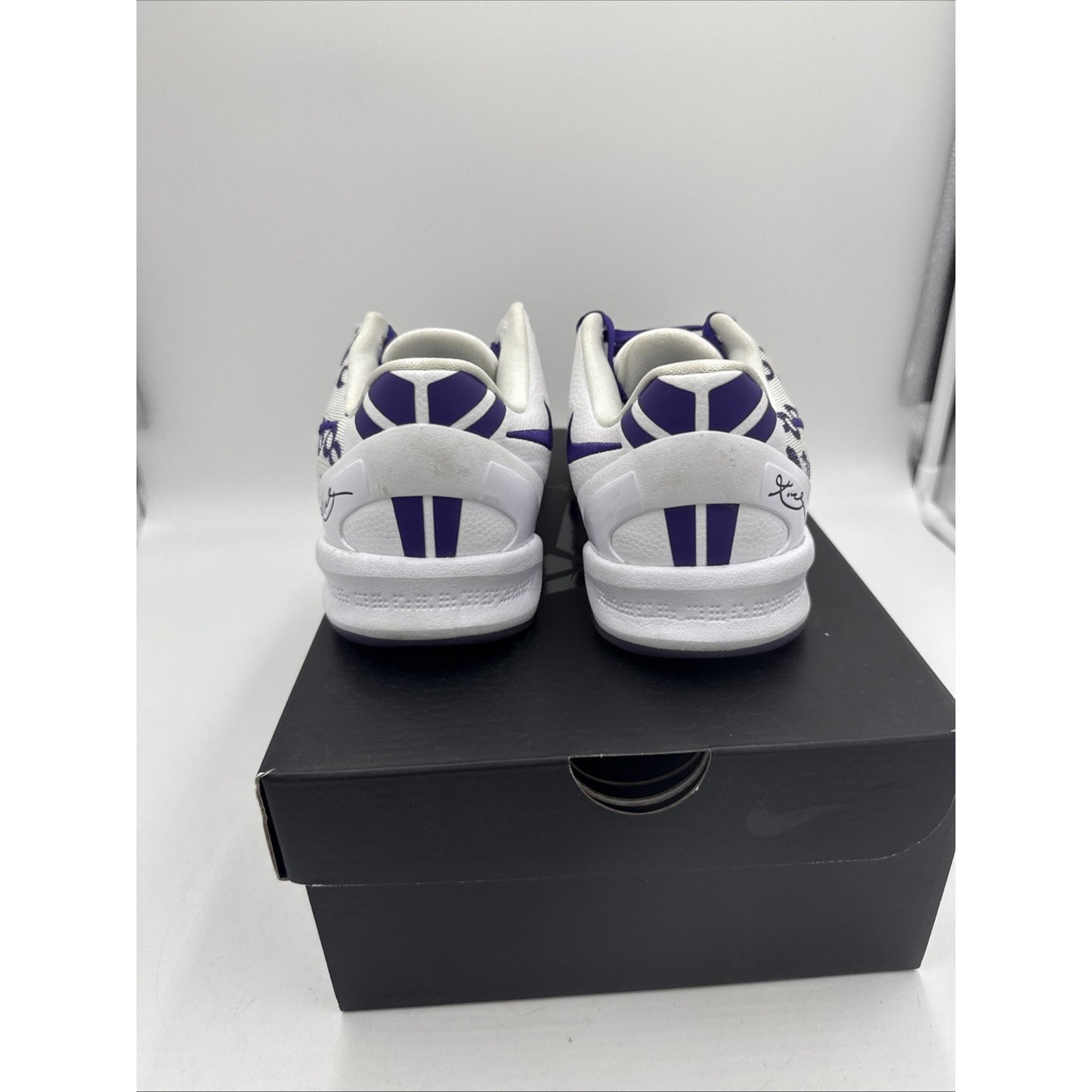 Size 5.5 (GS) - Nike Kobe 8 Protro Low White Metallic Gold