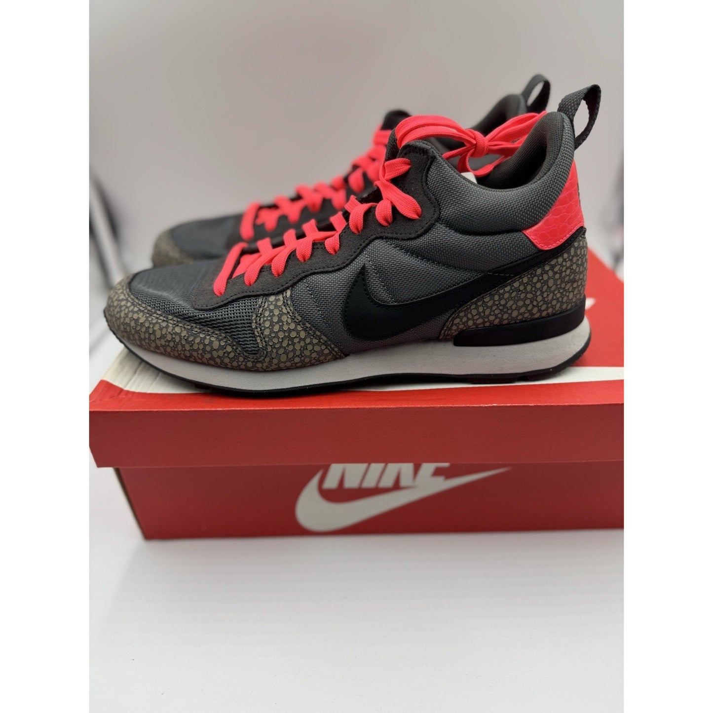 Nike Internationalist Mid PRM Mens Style: 682843-002 Size: 10 BS563