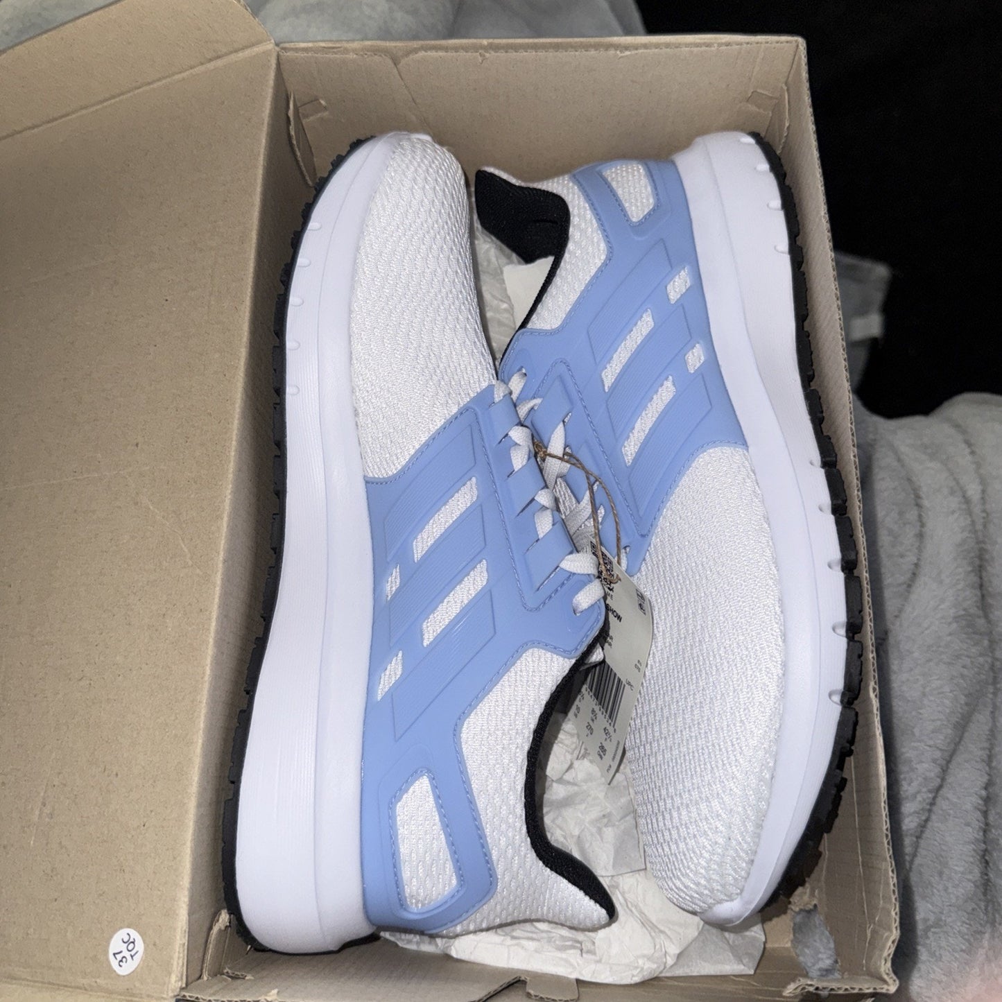 Size 10 - Adidas Ultimashow White Blue Dawn