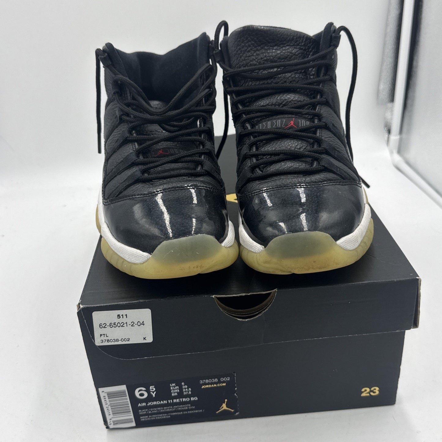 Size 6.5 Y- Jordan 11 Retro 72-10 2015