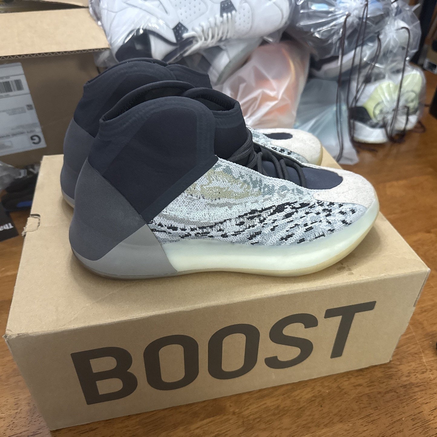 Size 9.5 Adidas Yeezy Quantum Sea Teal GY7926 Basketball Shoes BS299