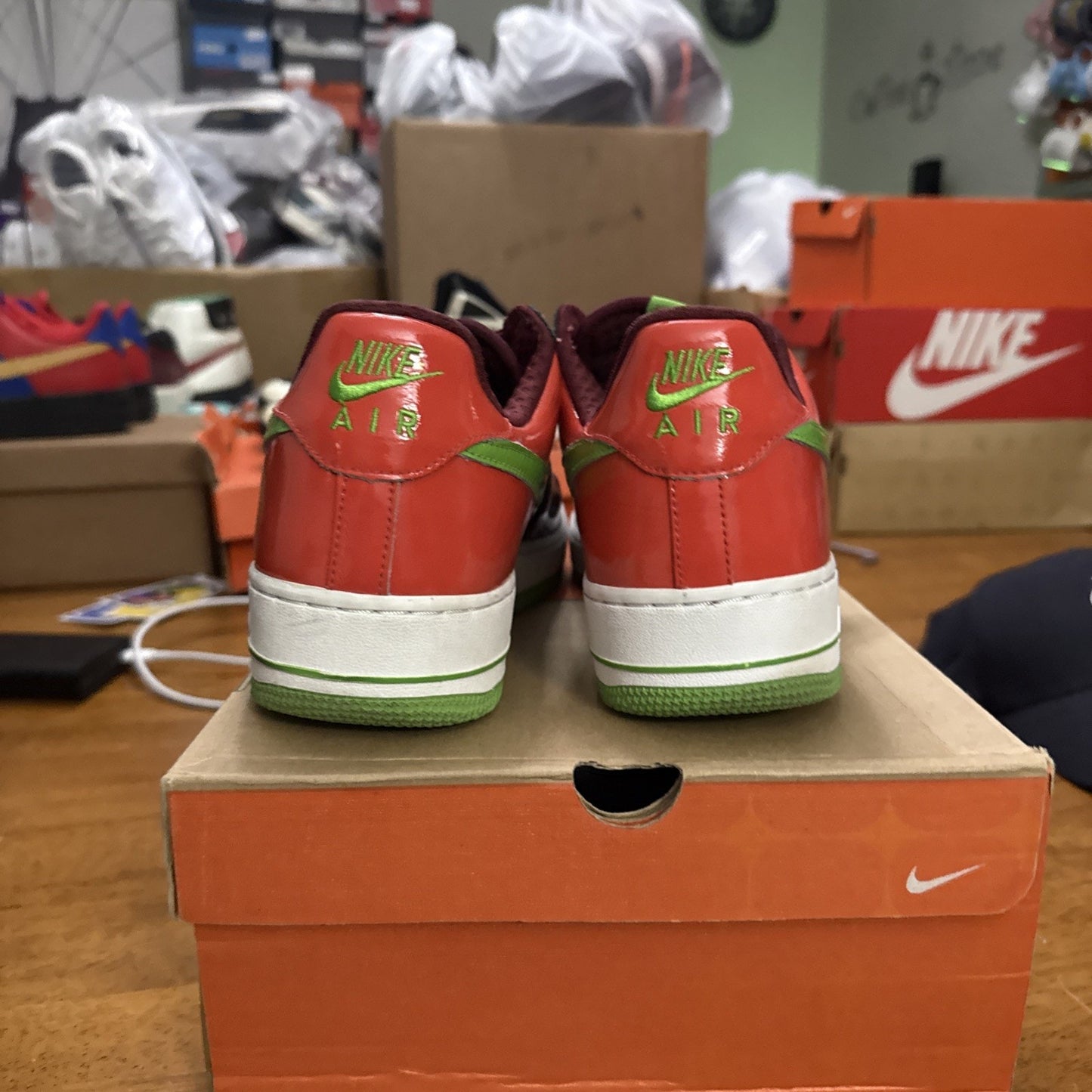 Size 10 - Nike Air Force 1 Premium Kiwi BS370
