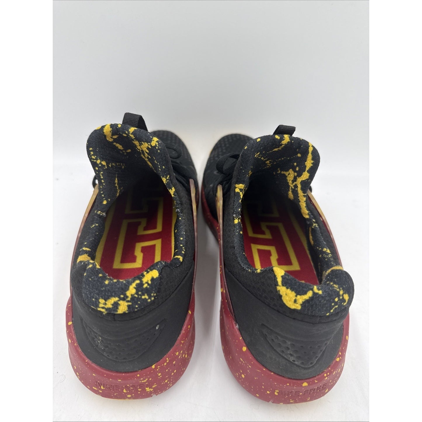 Size 12 - Nike Free TR 8 USC - AR0425-001