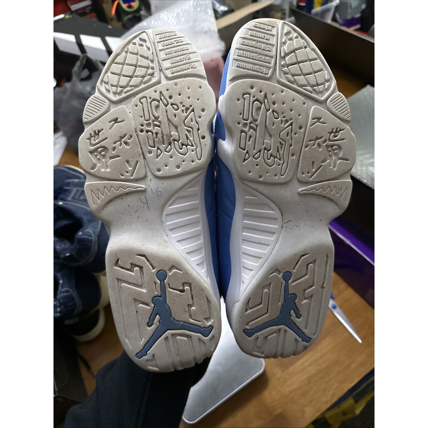 Size 11 - Air Jordan 9 Retro Low Pantone