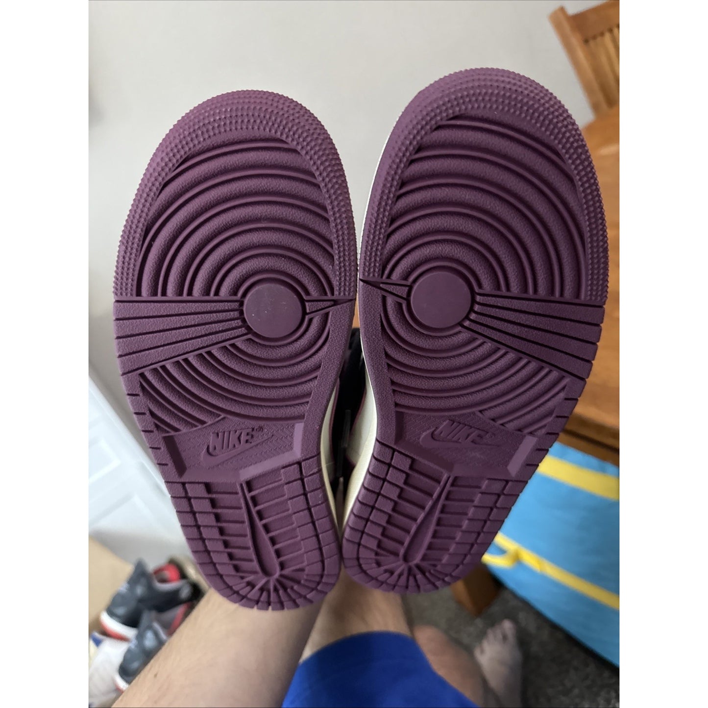 Size 8 - Air Jordan 1 SE Mid Bordeaux W NBS108